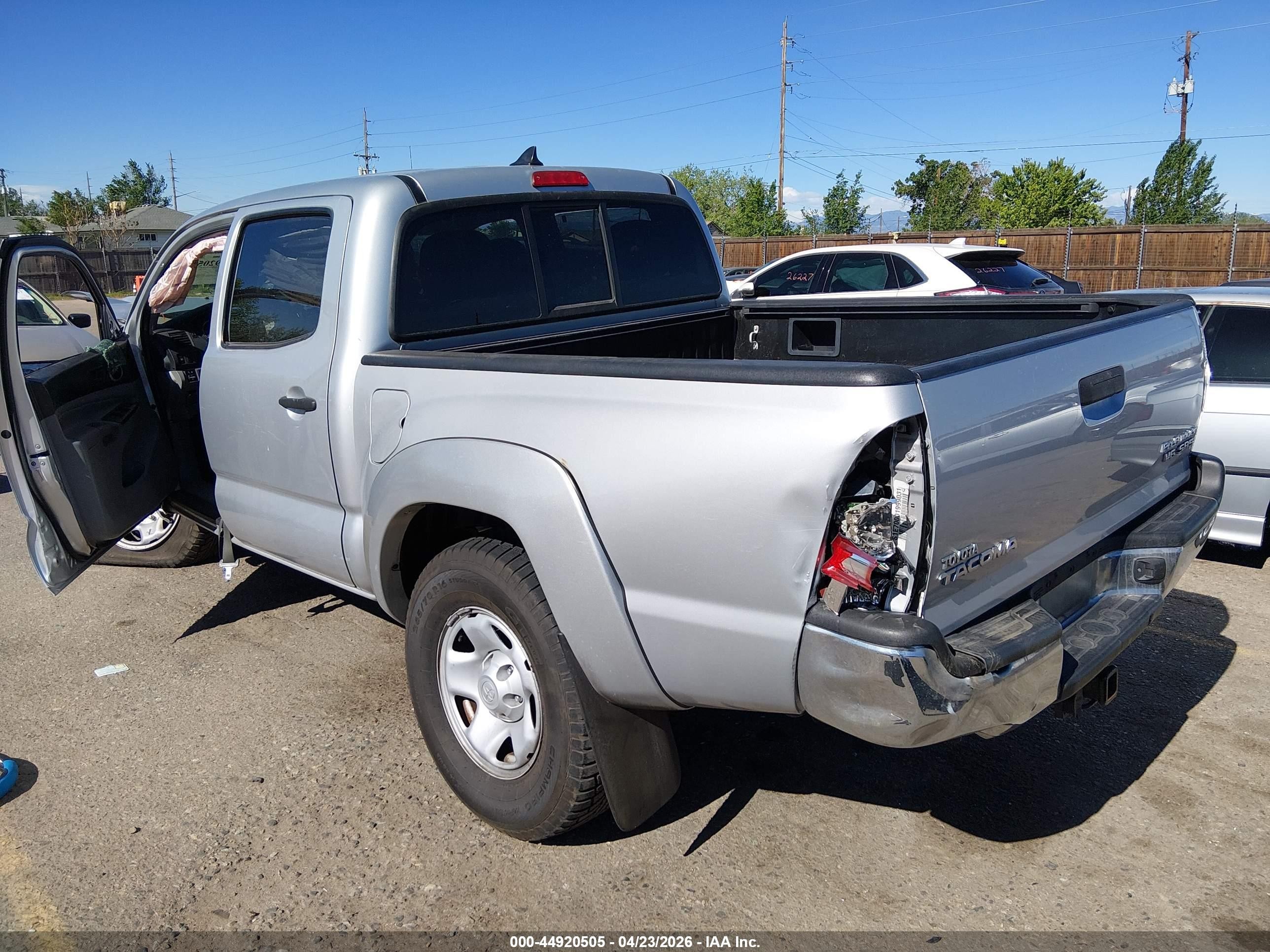 2012 Toyota Tacoma Prerunner V6 Silver vin: 5TFJU4GN8CX014175