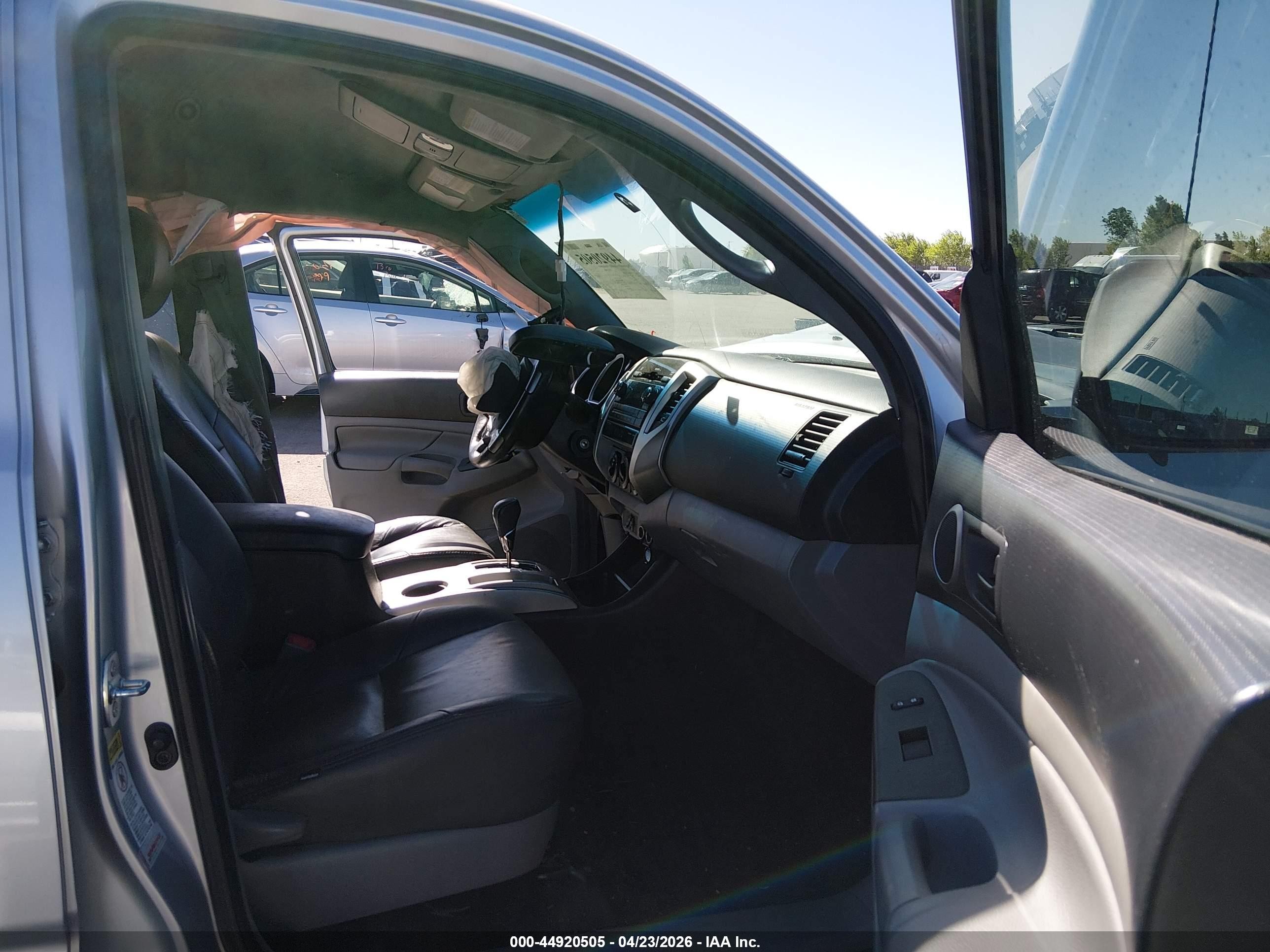 2012 Toyota Tacoma Prerunner V6 Silver vin: 5TFJU4GN8CX014175