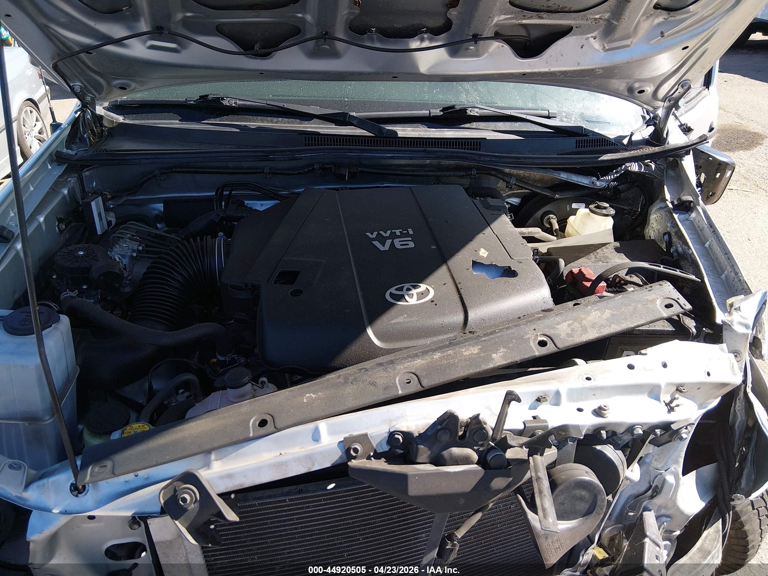 2012 Toyota Tacoma Prerunner V6 Silver vin: 5TFJU4GN8CX014175