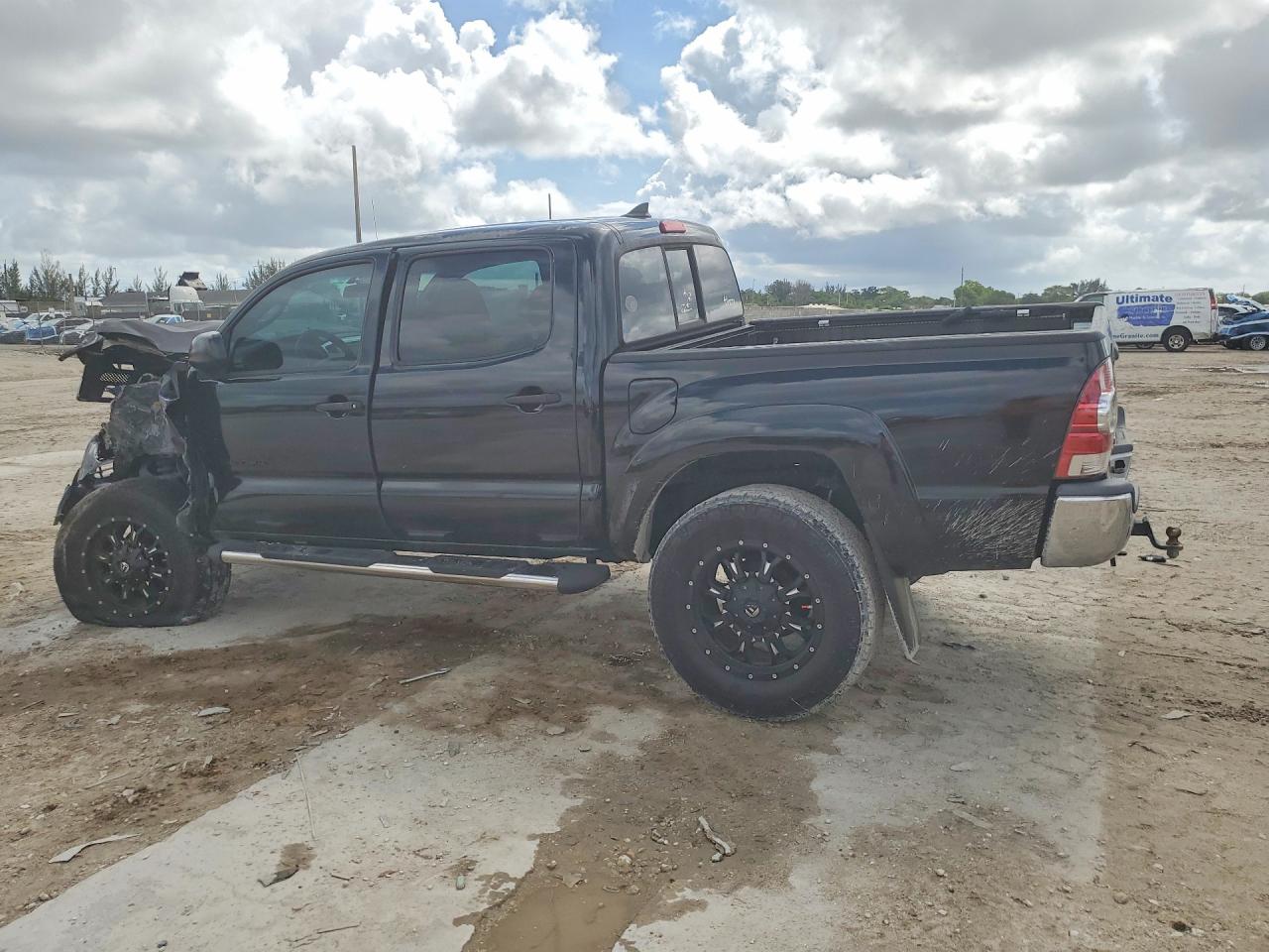 2015 Toyota Tacoma Prerunner V6 Black vin: 5TFJU4GN8FX068466