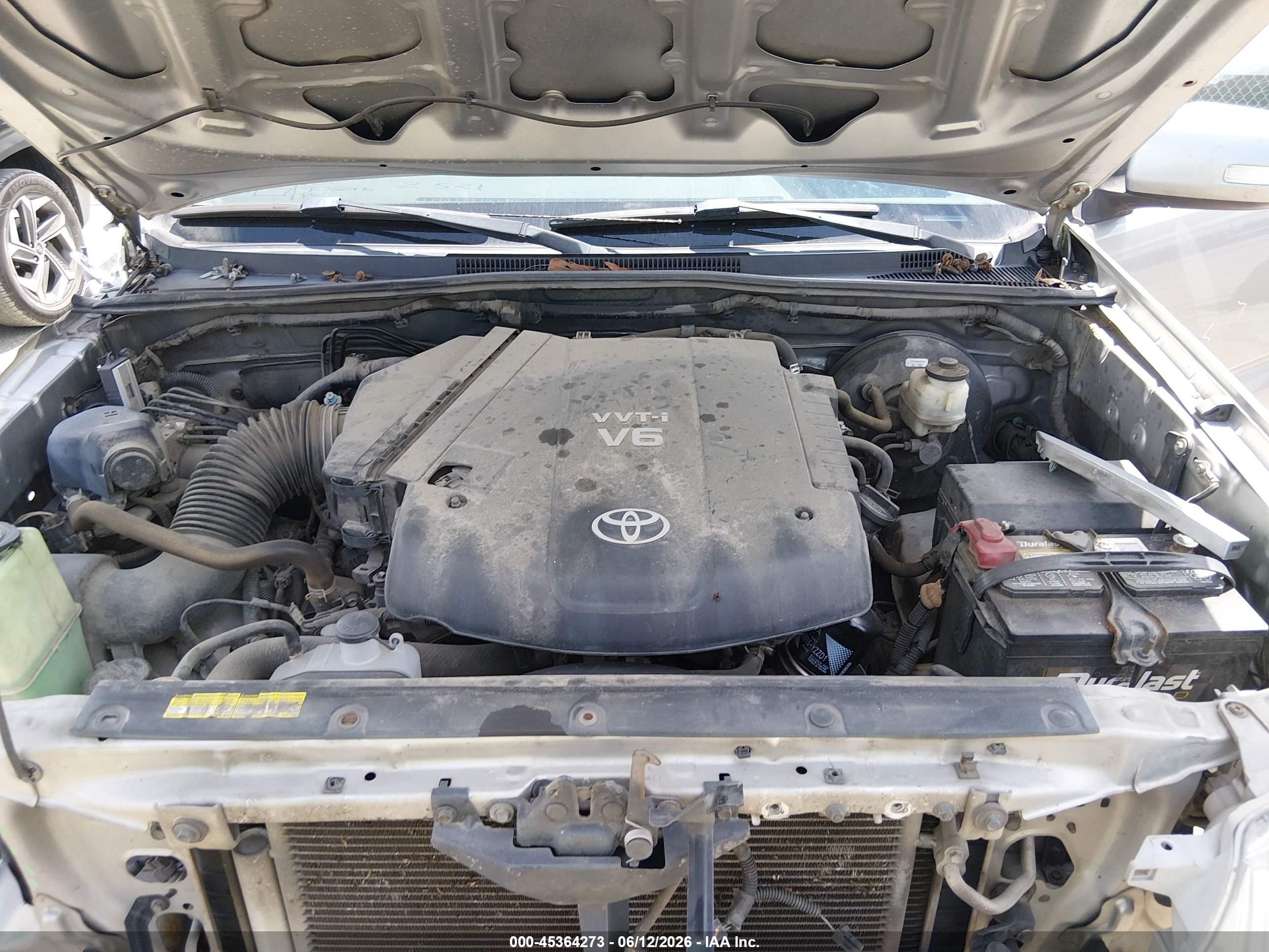 2015 Toyota Tacoma Prerunner V6 Silver vin: 5TFJU4GN8FX069326