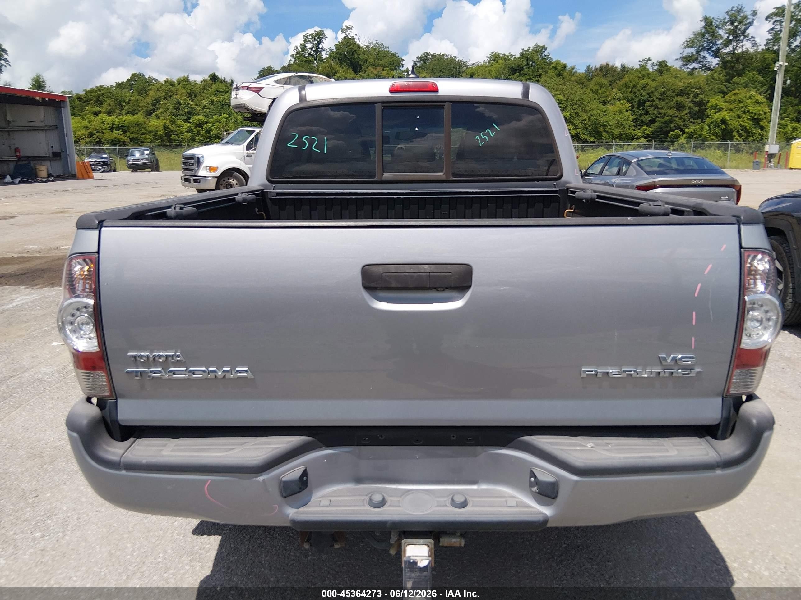 2015 Toyota Tacoma Prerunner V6 Silver vin: 5TFJU4GN8FX069326
