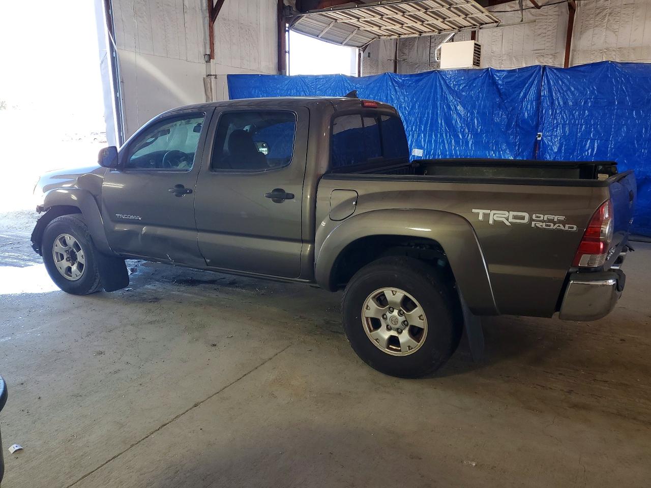 2015 Toyota Tacoma Double Cab Prerunner Gray vin: 5TFJU4GN8FX080956