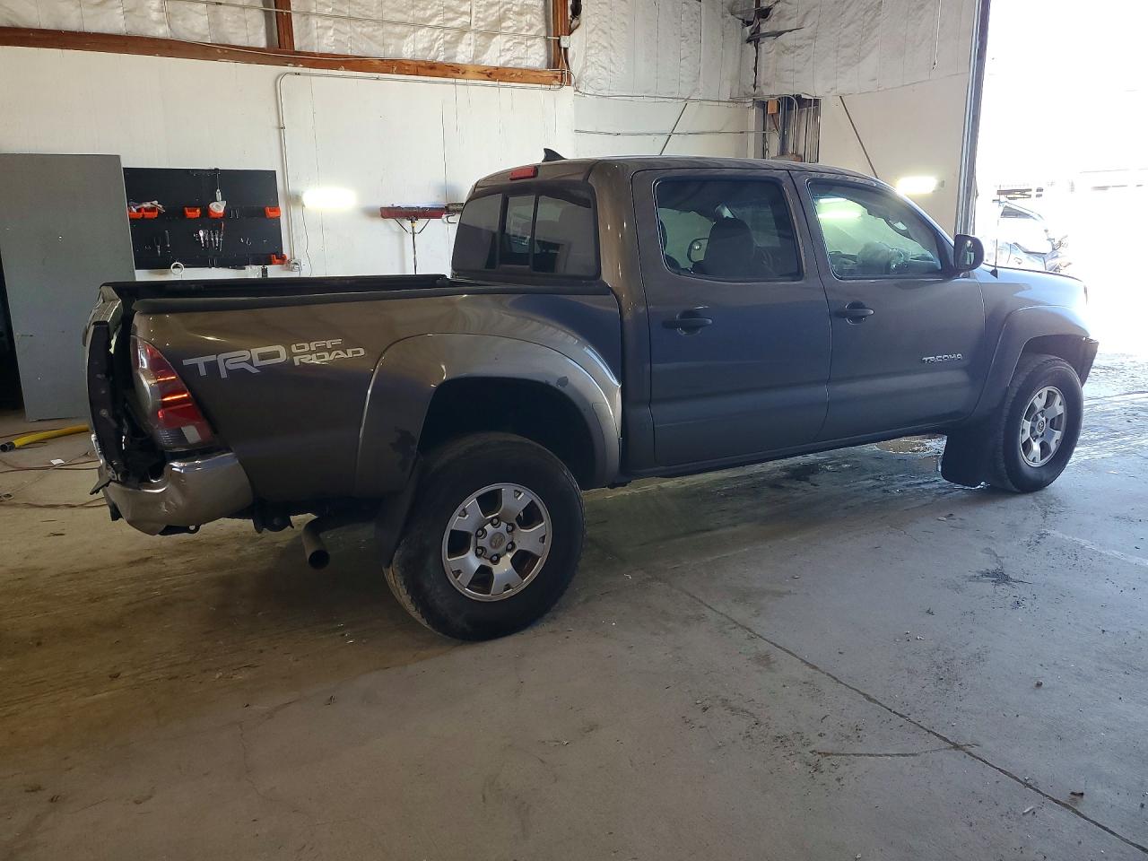 2015 Toyota Tacoma Double Cab Prerunner Gray vin: 5TFJU4GN8FX080956