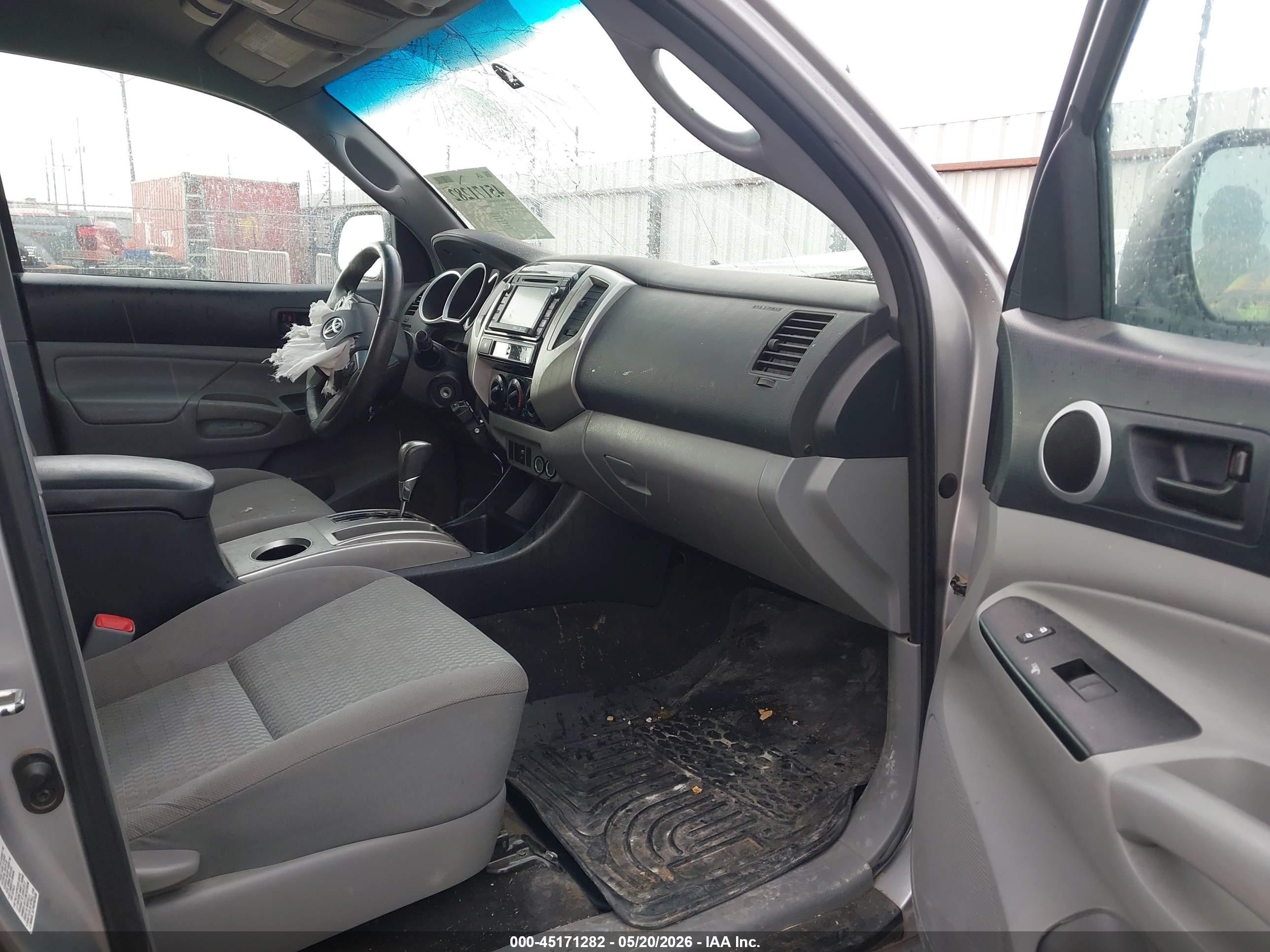 2014 Toyota Tacoma Prerunner V6 Silver vin: 5TFJU4GN9EX059662