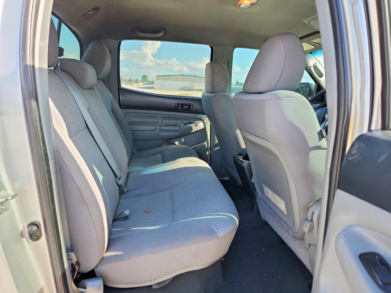 2012 Toyota Tacoma Double Cab Prerunner Silver vin: 5TFJU4GNXCX025646