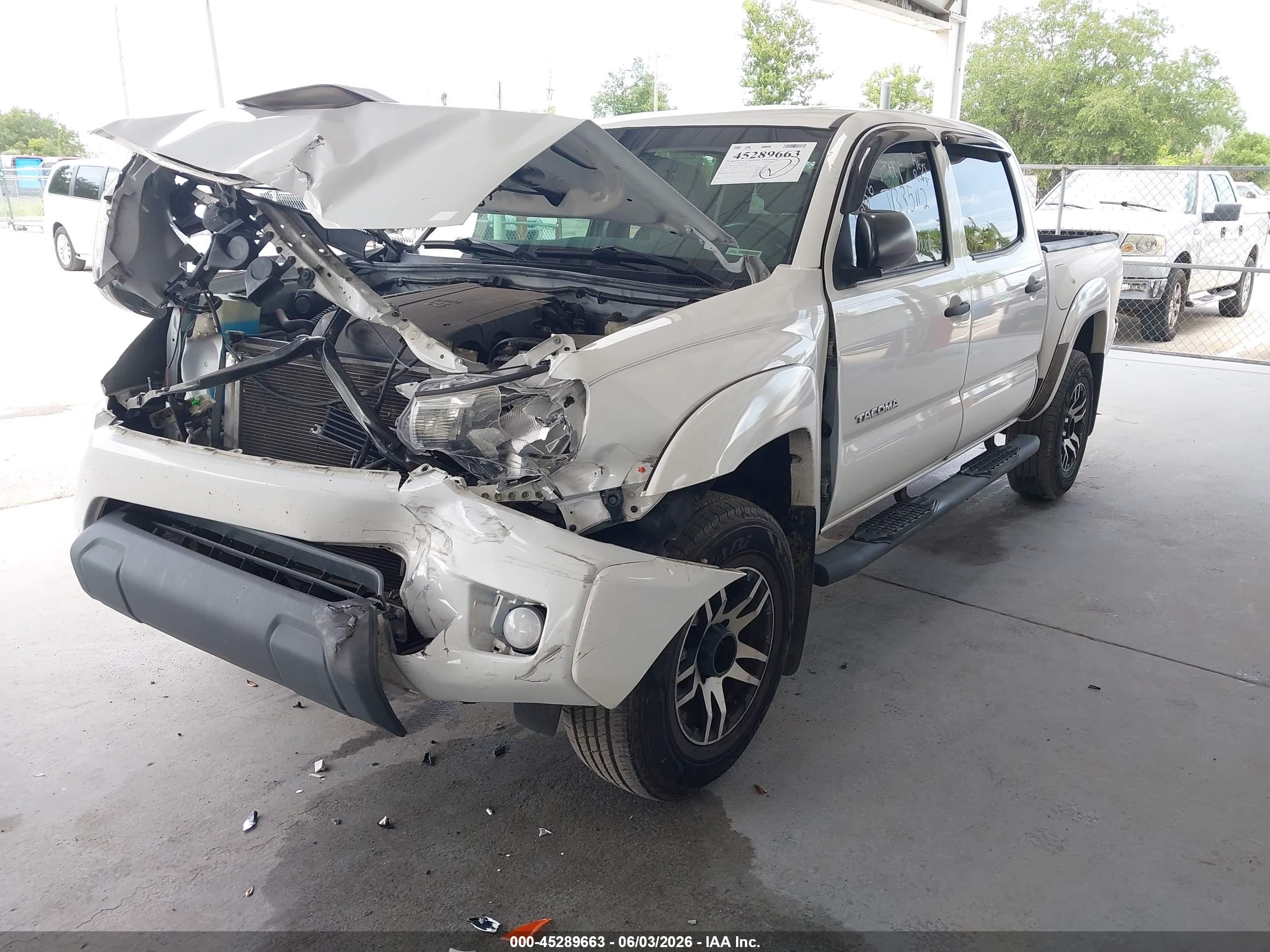 2013 Toyota Tacoma Prerunner V6 White vin: 5TFJU4GNXDX045168