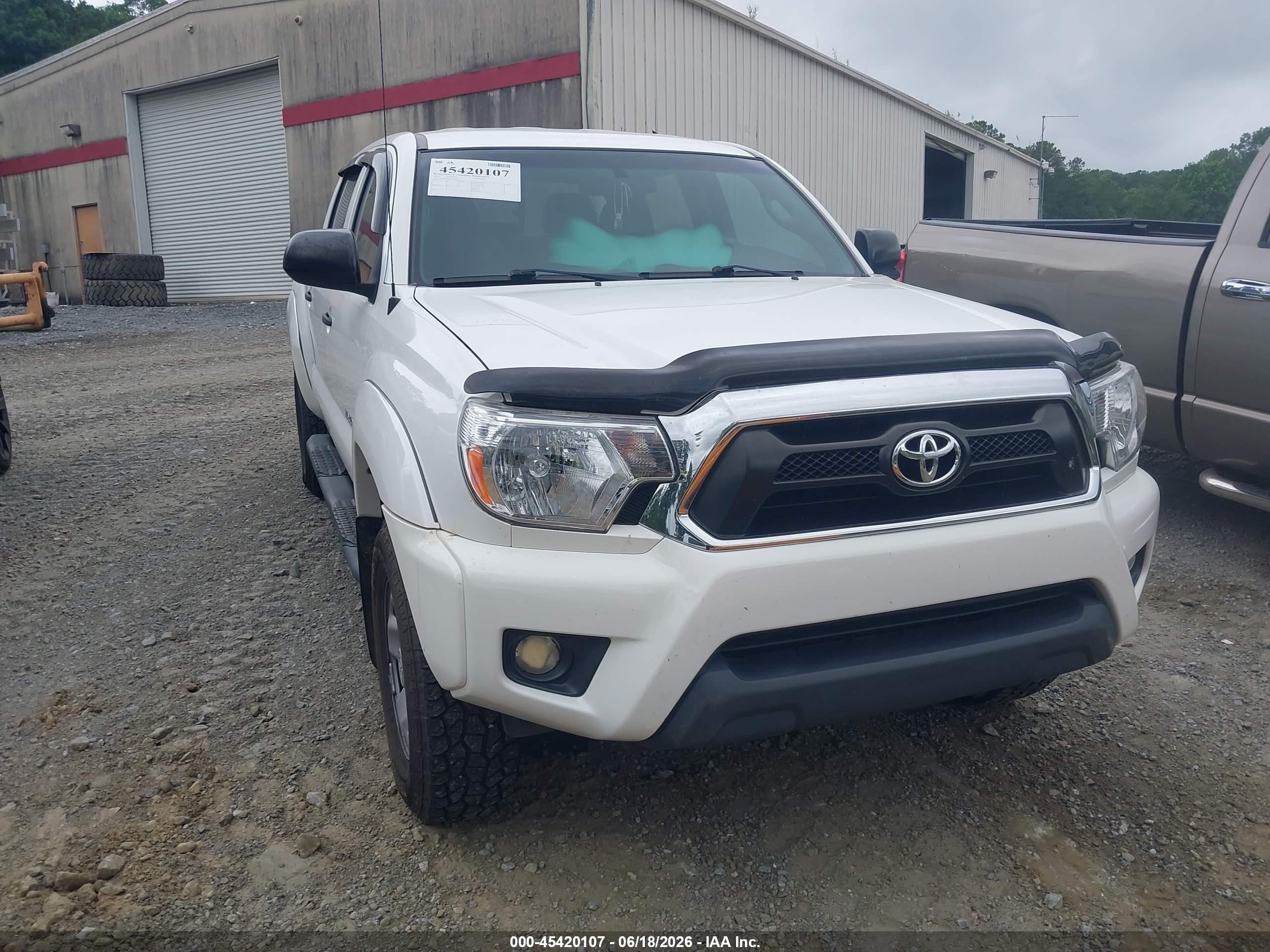 2014 Toyota Tacoma Prerunner V6 White vin: 5TFJU4GNXEX054079