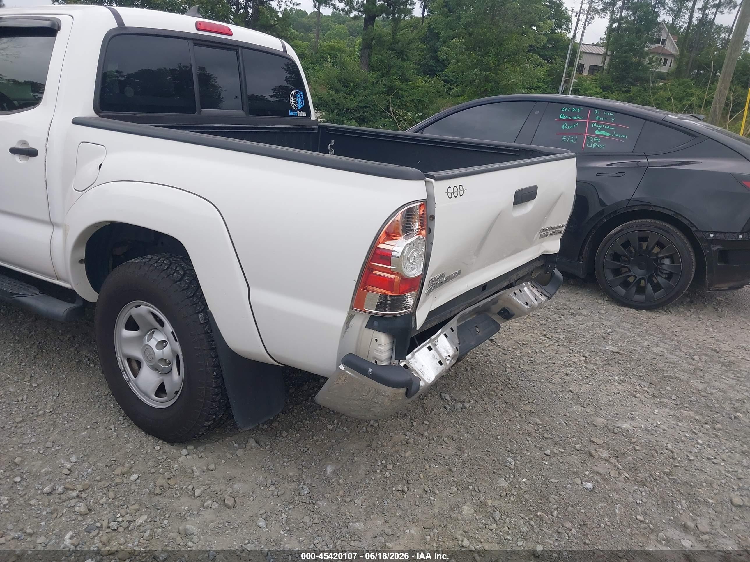2014 Toyota Tacoma Prerunner V6 White vin: 5TFJU4GNXEX054079