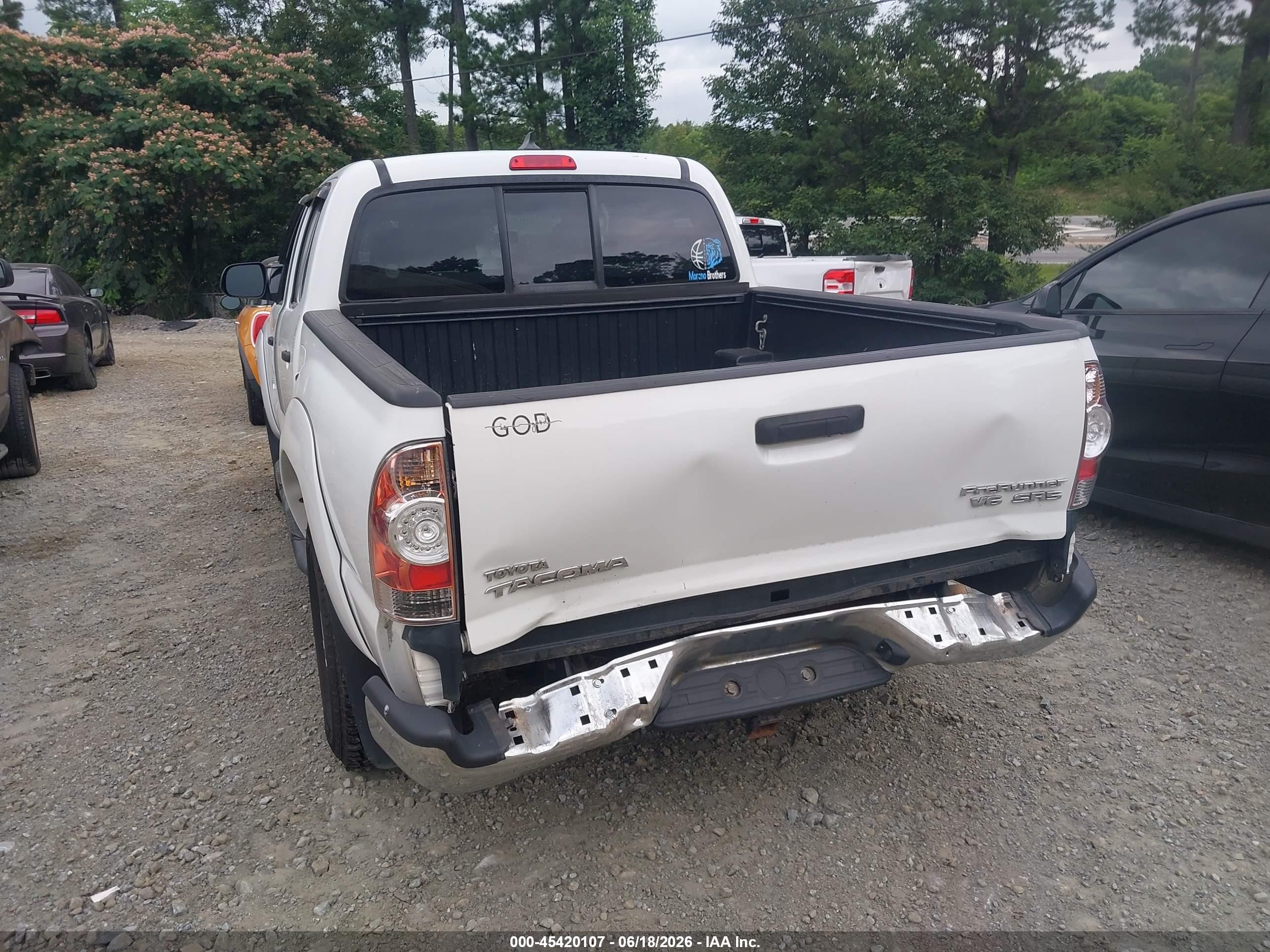 2014 Toyota Tacoma Prerunner V6 White vin: 5TFJU4GNXEX054079