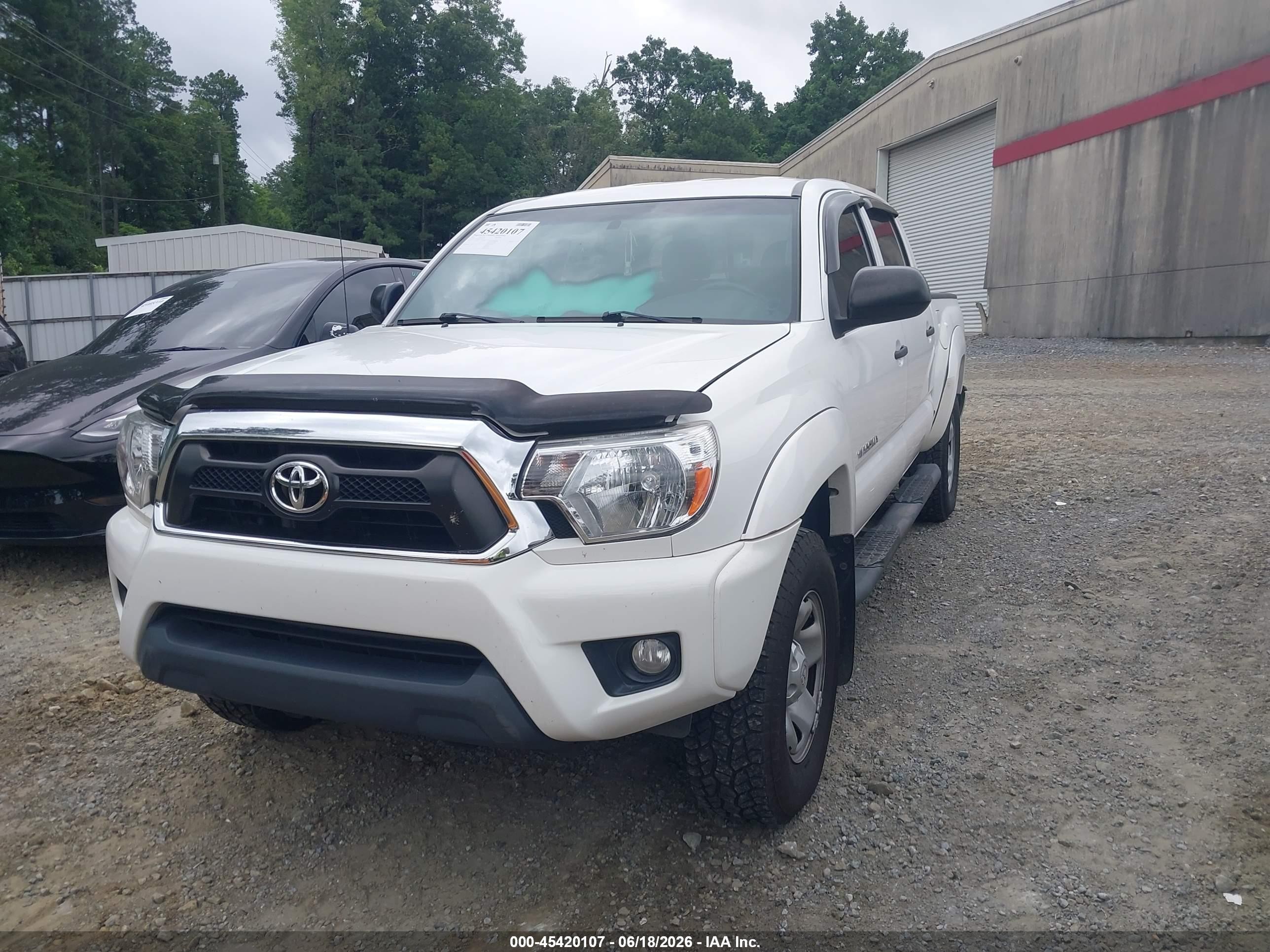 2014 Toyota Tacoma Prerunner V6 White vin: 5TFJU4GNXEX054079