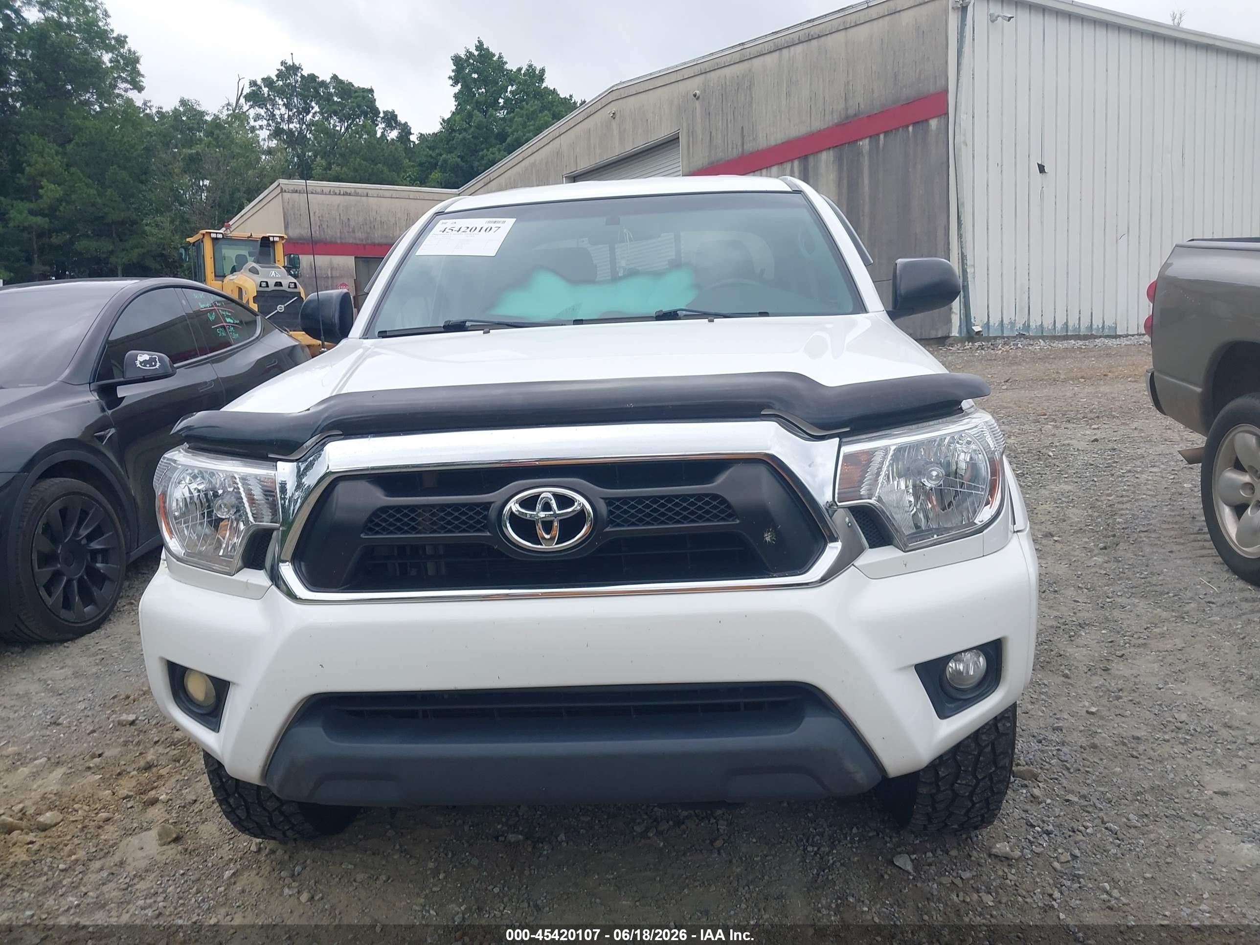2014 Toyota Tacoma Prerunner V6 White vin: 5TFJU4GNXEX054079