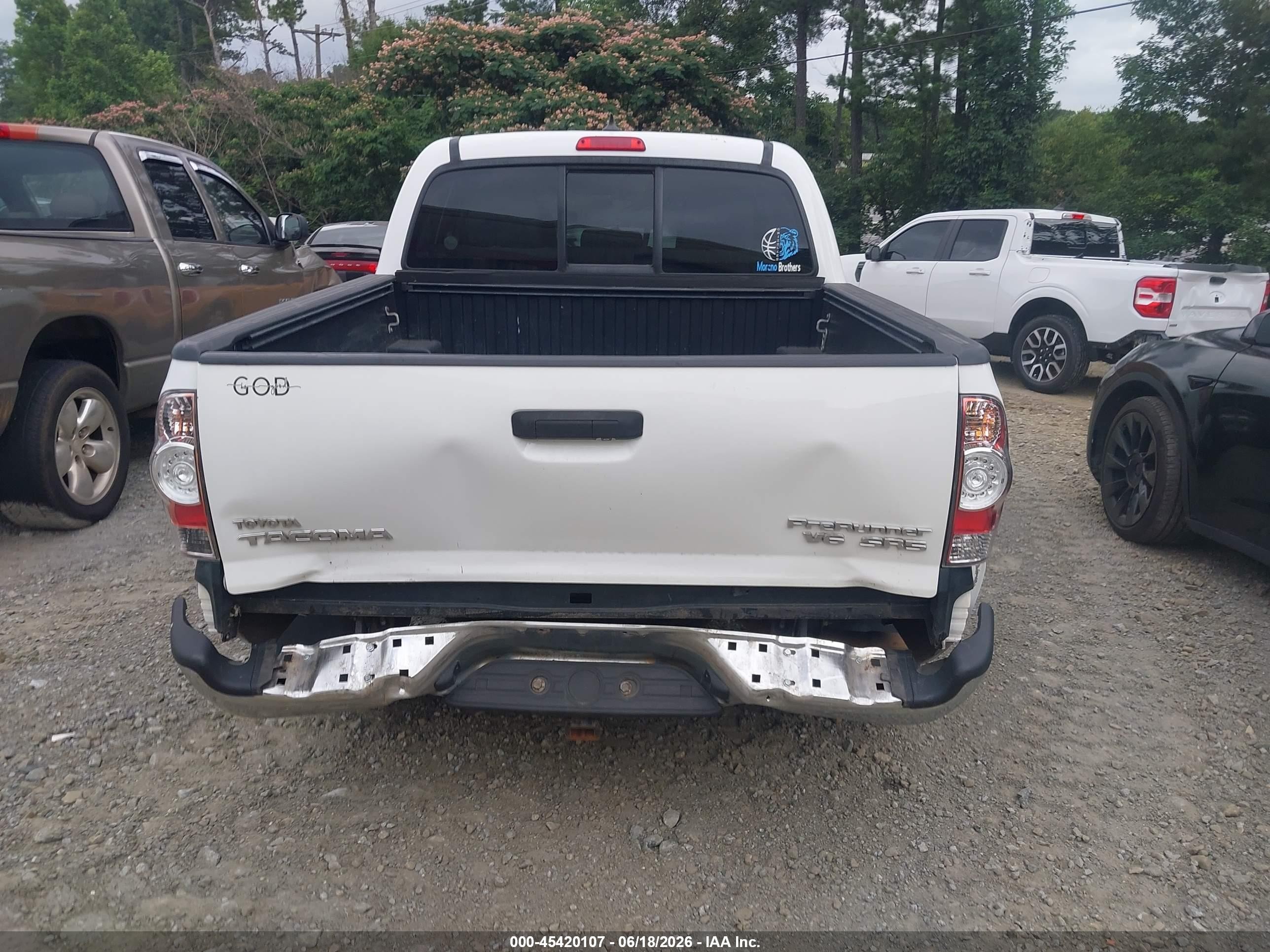 2014 Toyota Tacoma Prerunner V6 White vin: 5TFJU4GNXEX054079