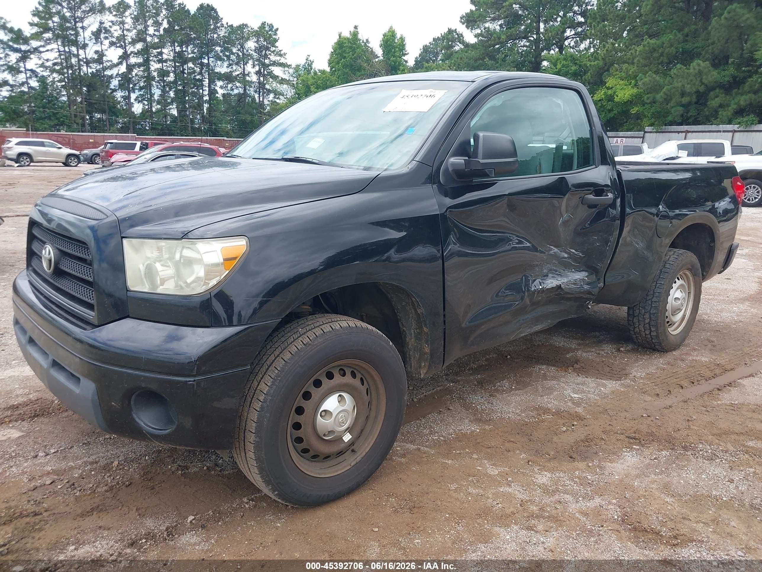 2007 Toyota Tundra Base V6 White vin: 5TFJU52137X002869