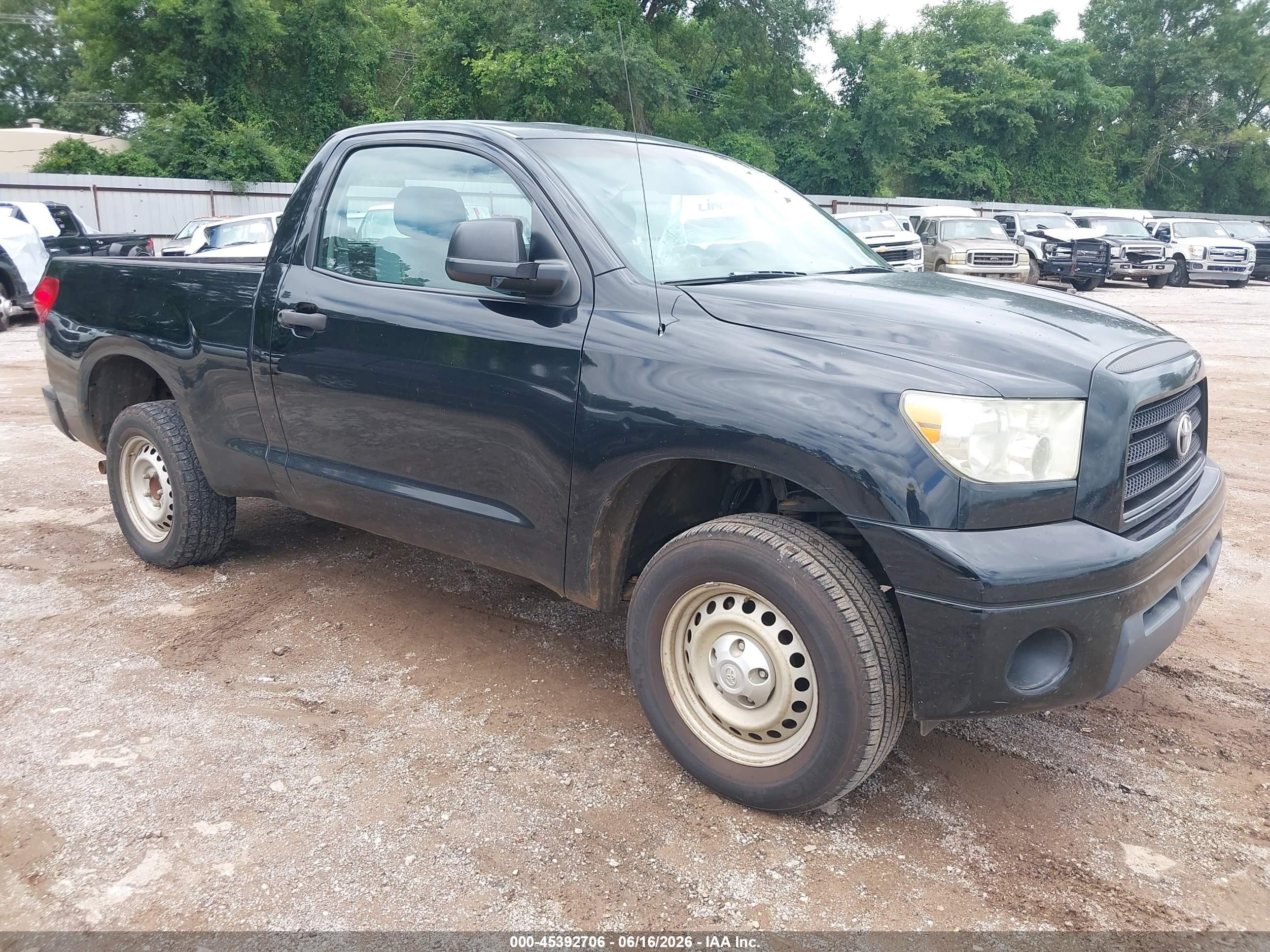 2007 Toyota Tundra Base V6 White vin: 5TFJU52137X002869