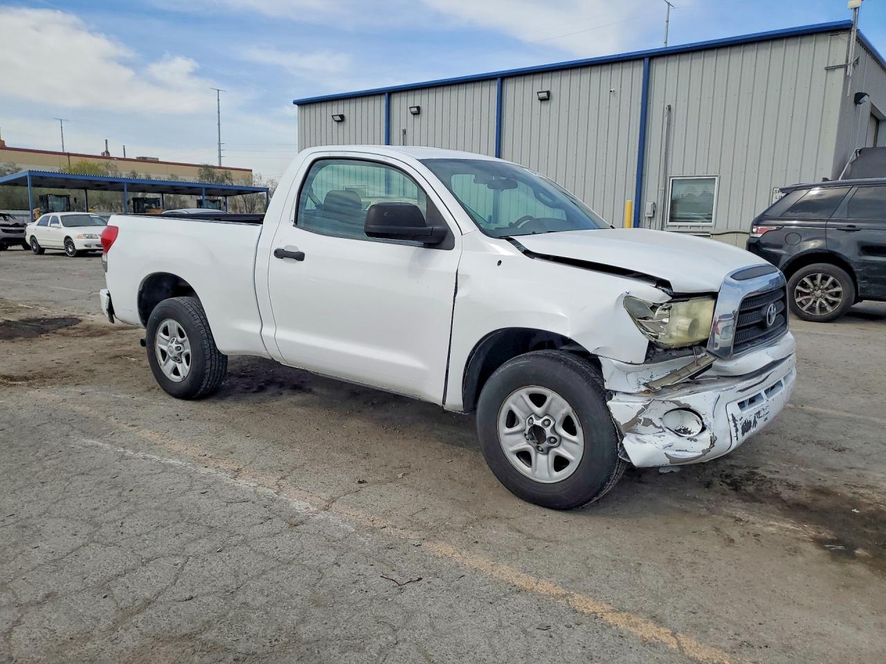 2007 Toyota Tundra Base White vin: 5TFJU52187X002933