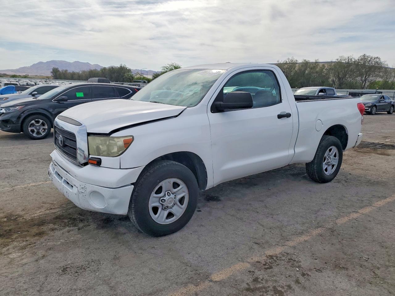 2007 Toyota Tundra Base White vin: 5TFJU52187X002933