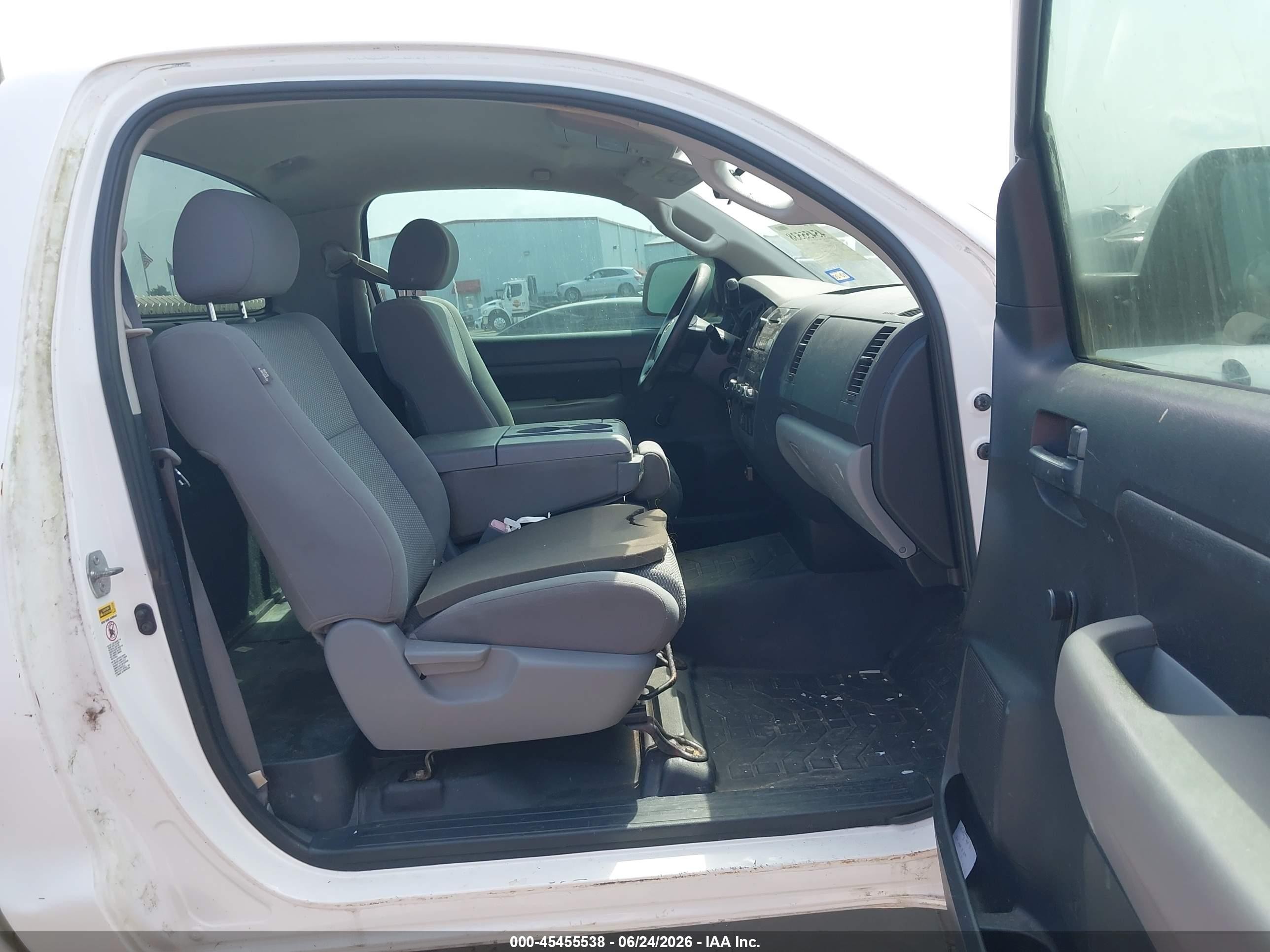 2010 Toyota Tundra Grade V6 White vin: 5TFJU5F11AX004525