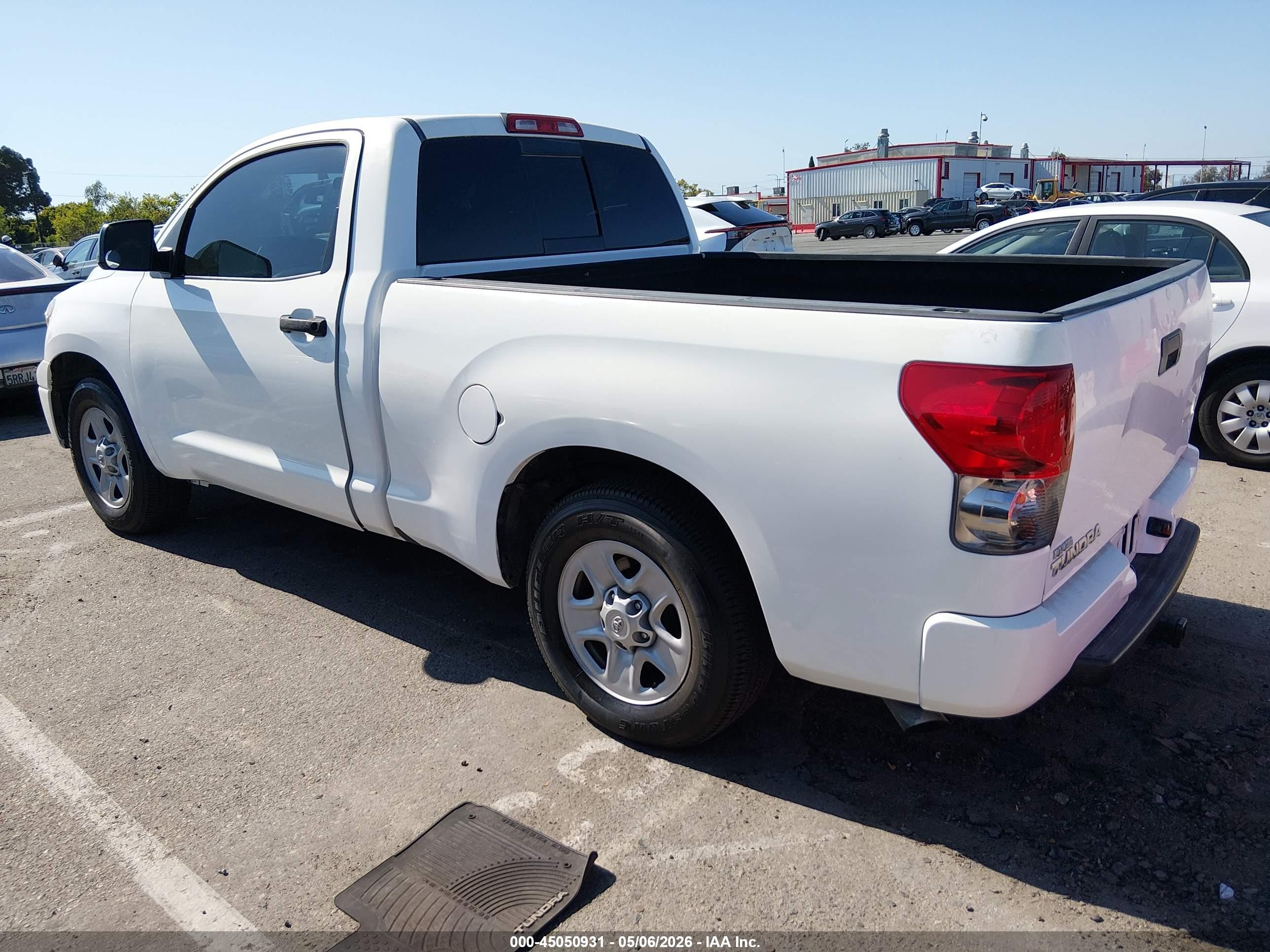 2007 Toyota Tundra Base 5.7l V8 Белый vin: 5TFJV52147X001890