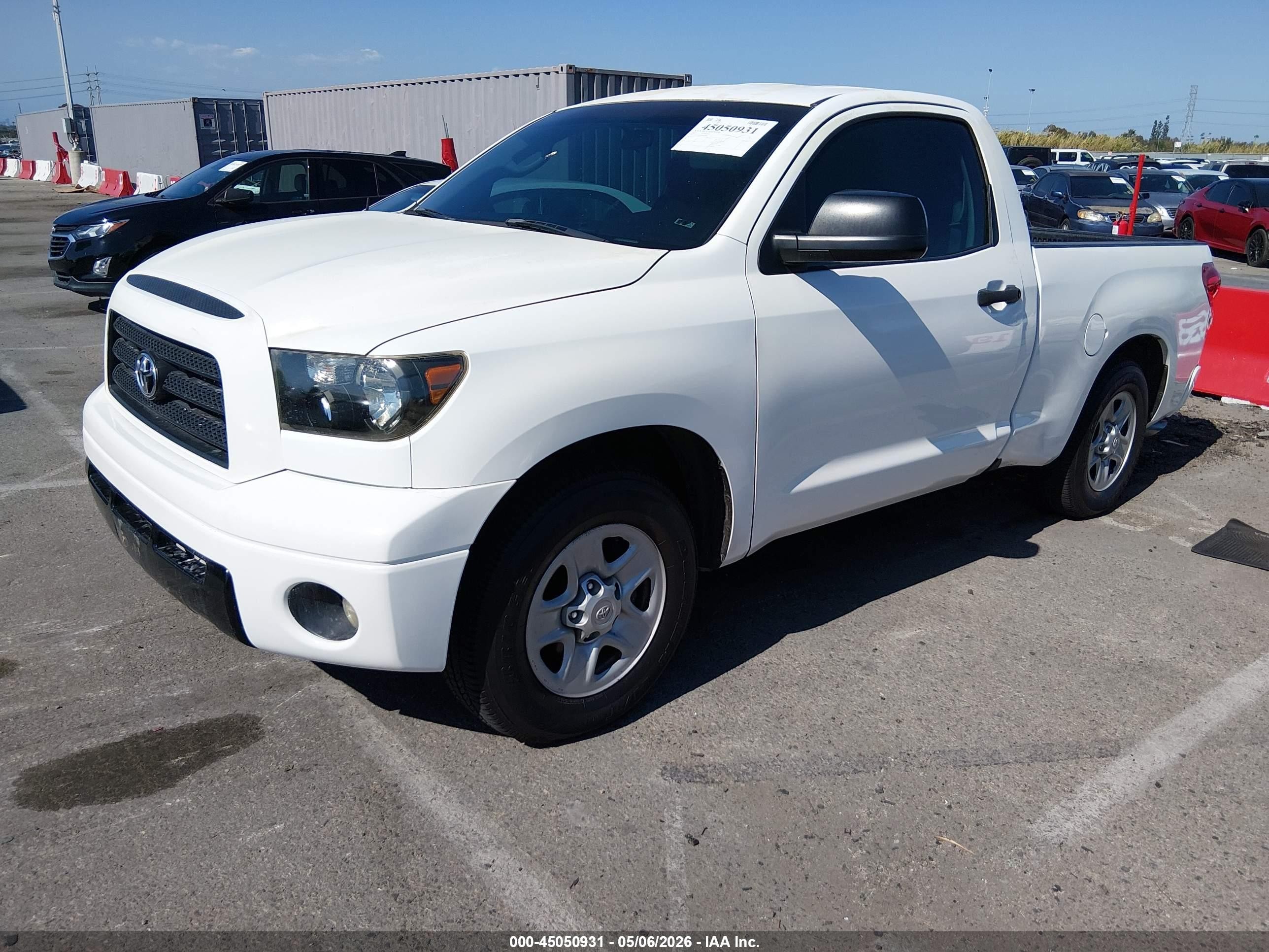 2007 Toyota Tundra Base 5.7l V8 Белый vin: 5TFJV52147X001890