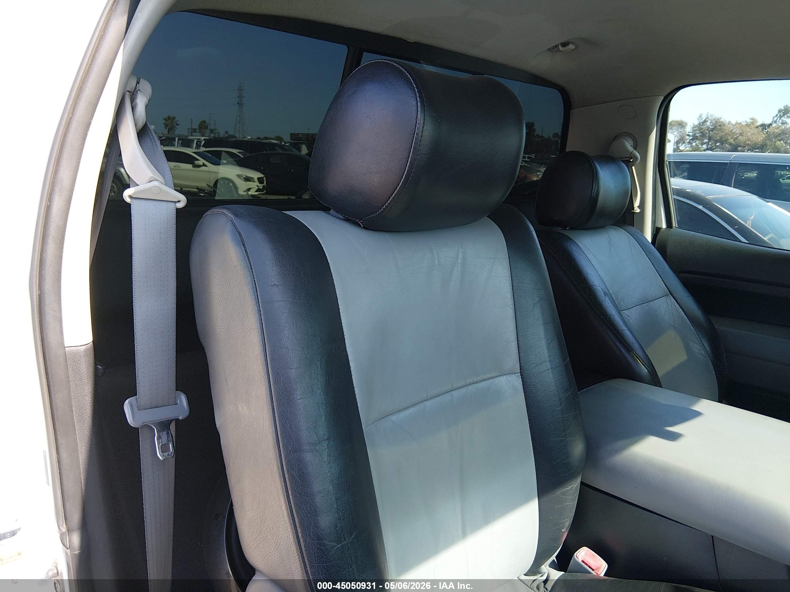 2007 Toyota Tundra Base 5.7l V8 Белый vin: 5TFJV52147X001890