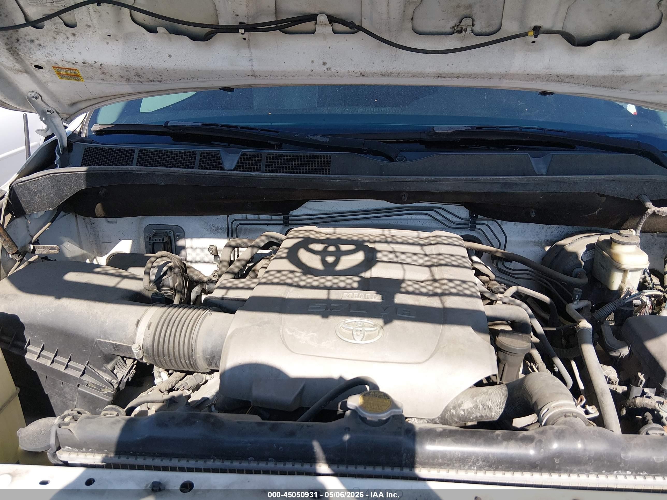 2007 Toyota Tundra Base 5.7l V8 Белый vin: 5TFJV52147X001890