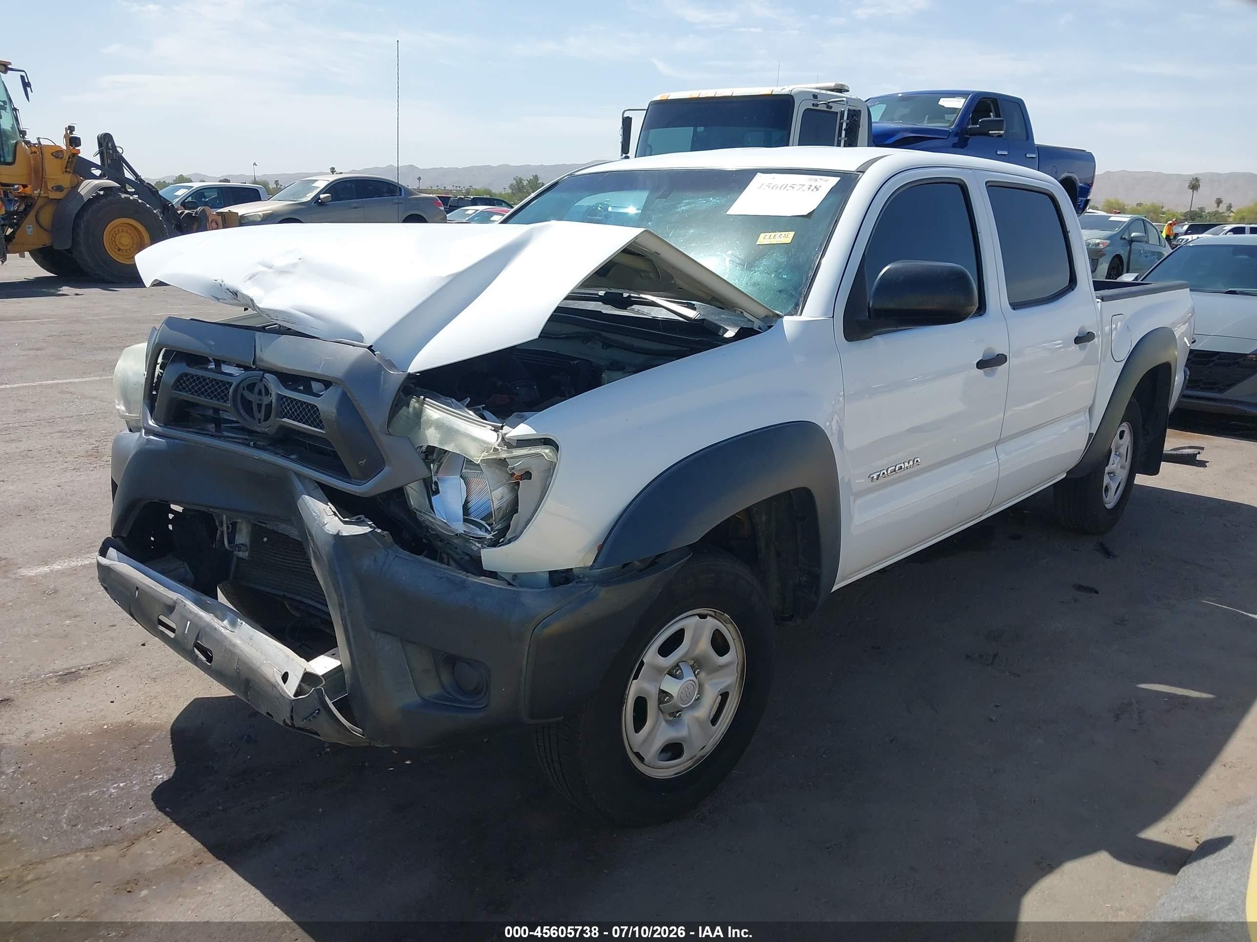 2015 Toyota Tacoma   Белый vin: 5TFJX4CN4FX047997