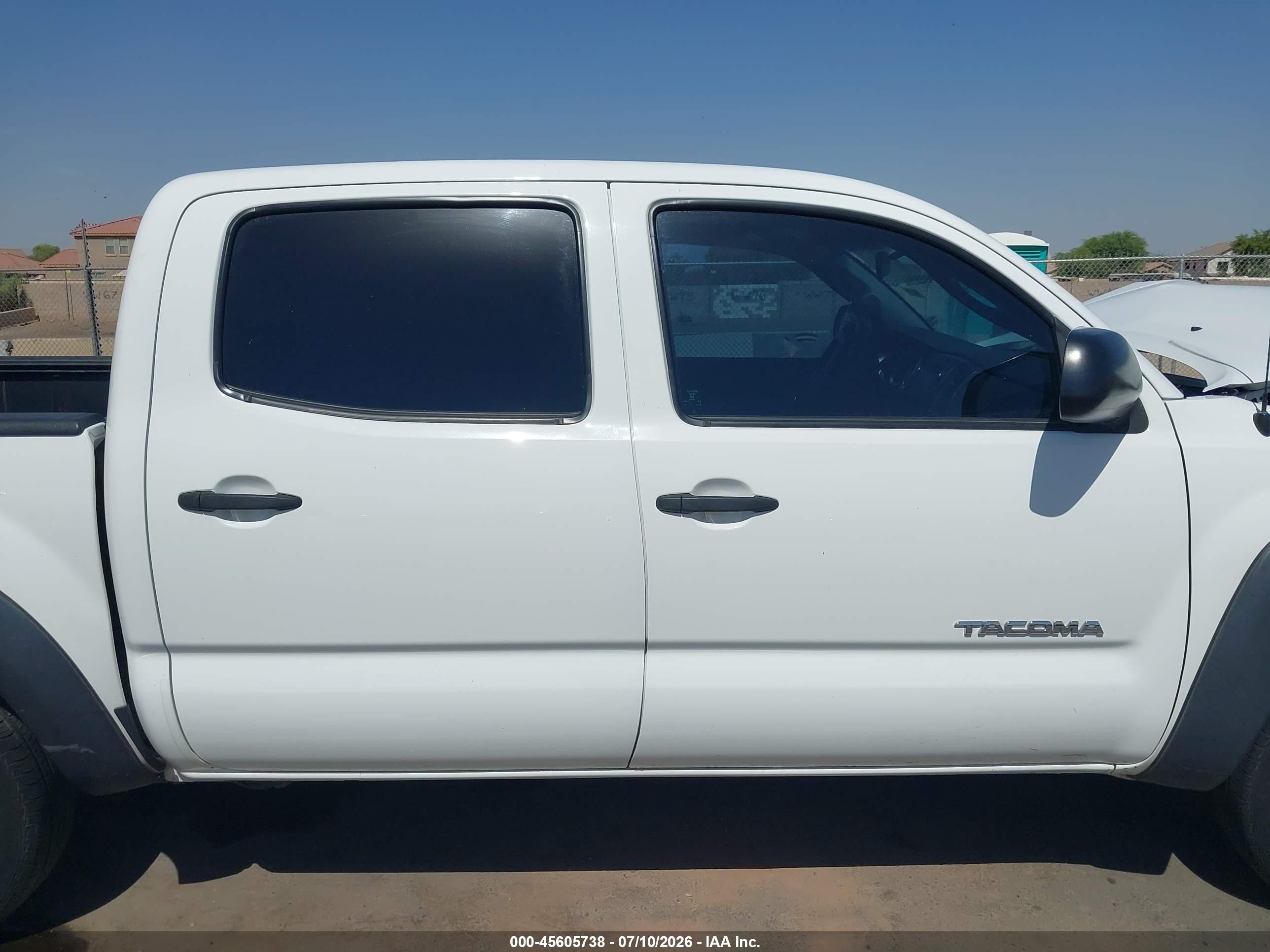 2015 Toyota Tacoma   Белый vin: 5TFJX4CN4FX047997