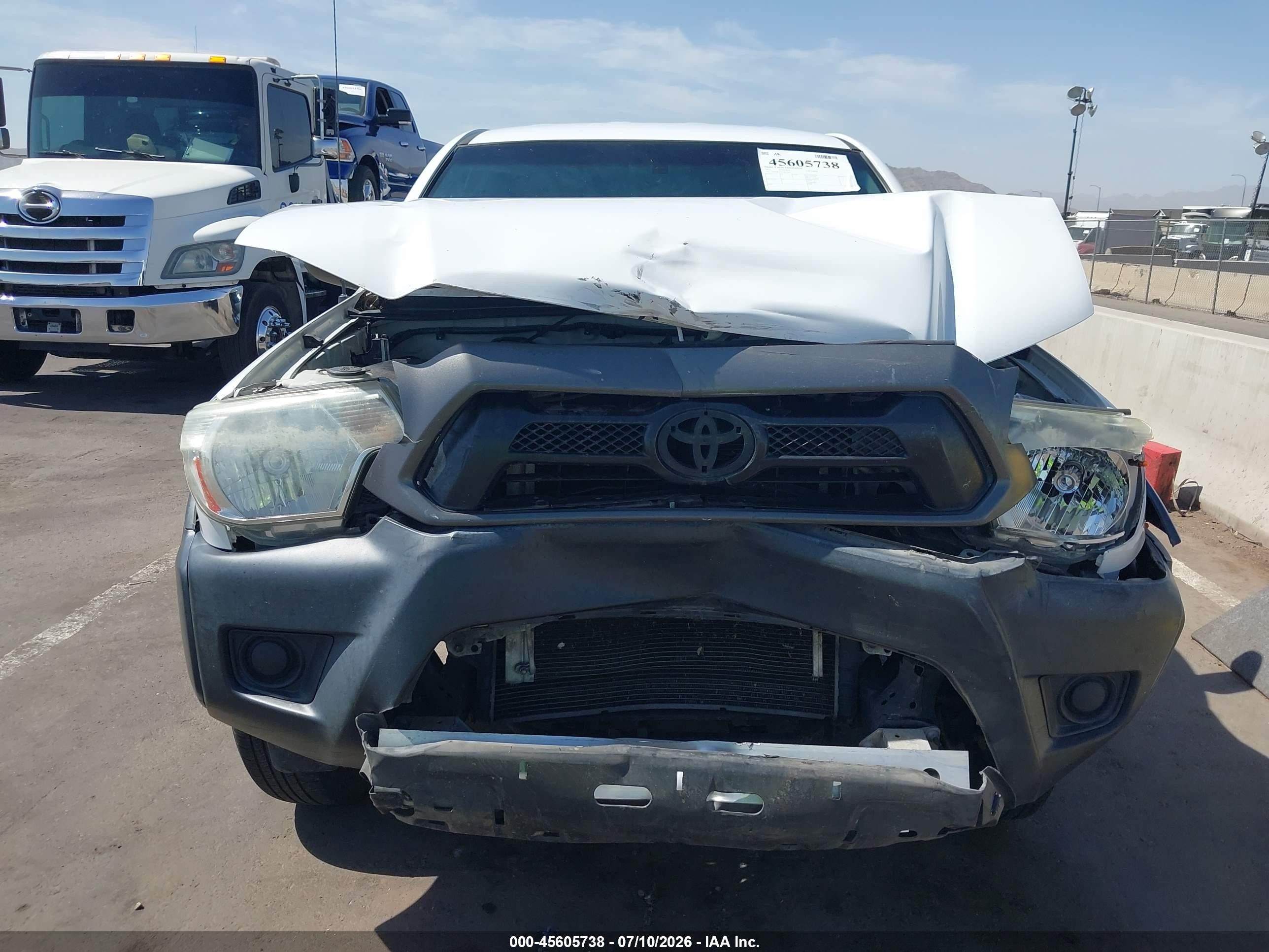 2015 Toyota Tacoma   Белый vin: 5TFJX4CN4FX047997