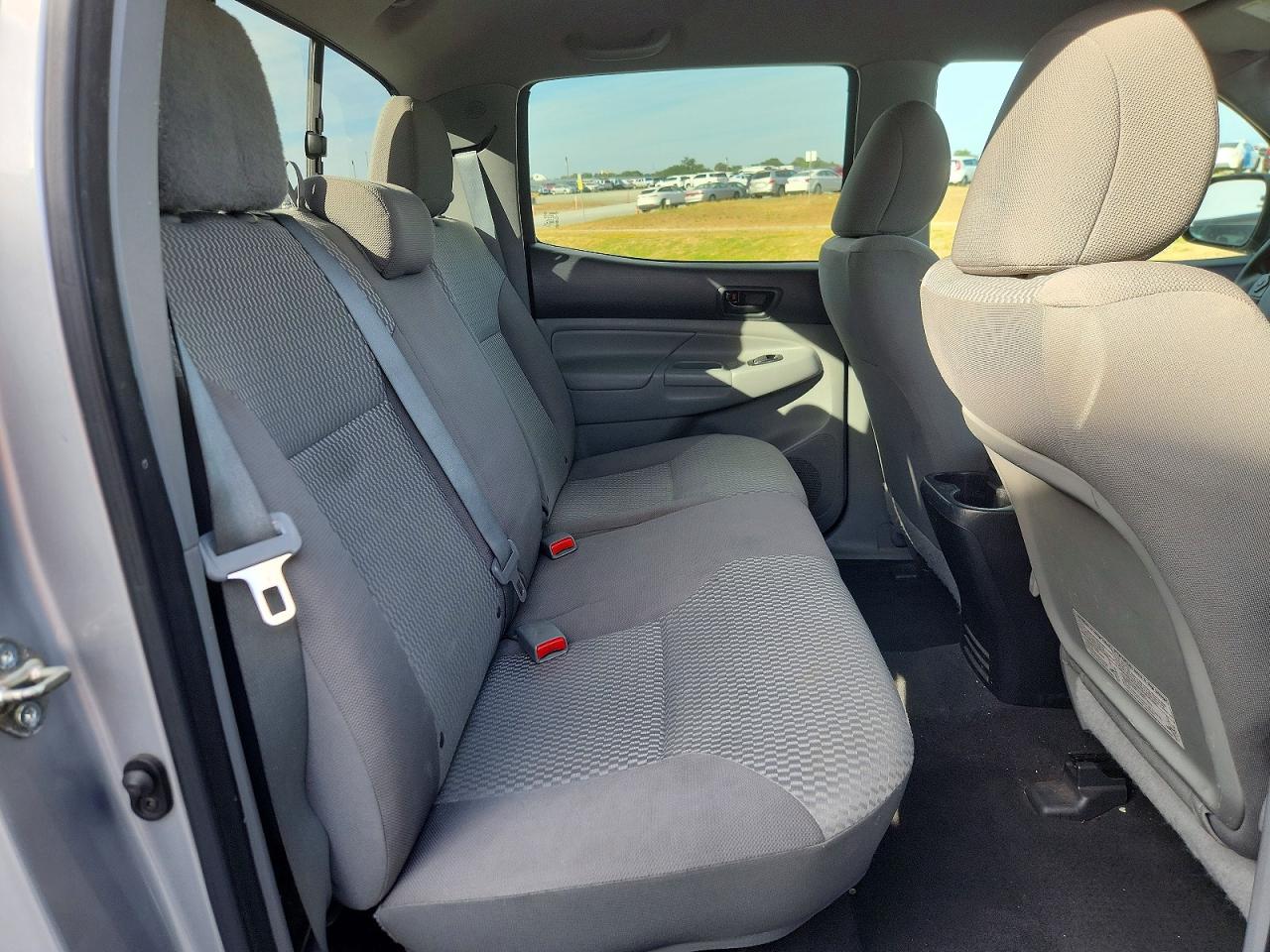 2015 Toyota Tacoma Double Cab Серебряный vin: 5TFJX4CN7FX048593