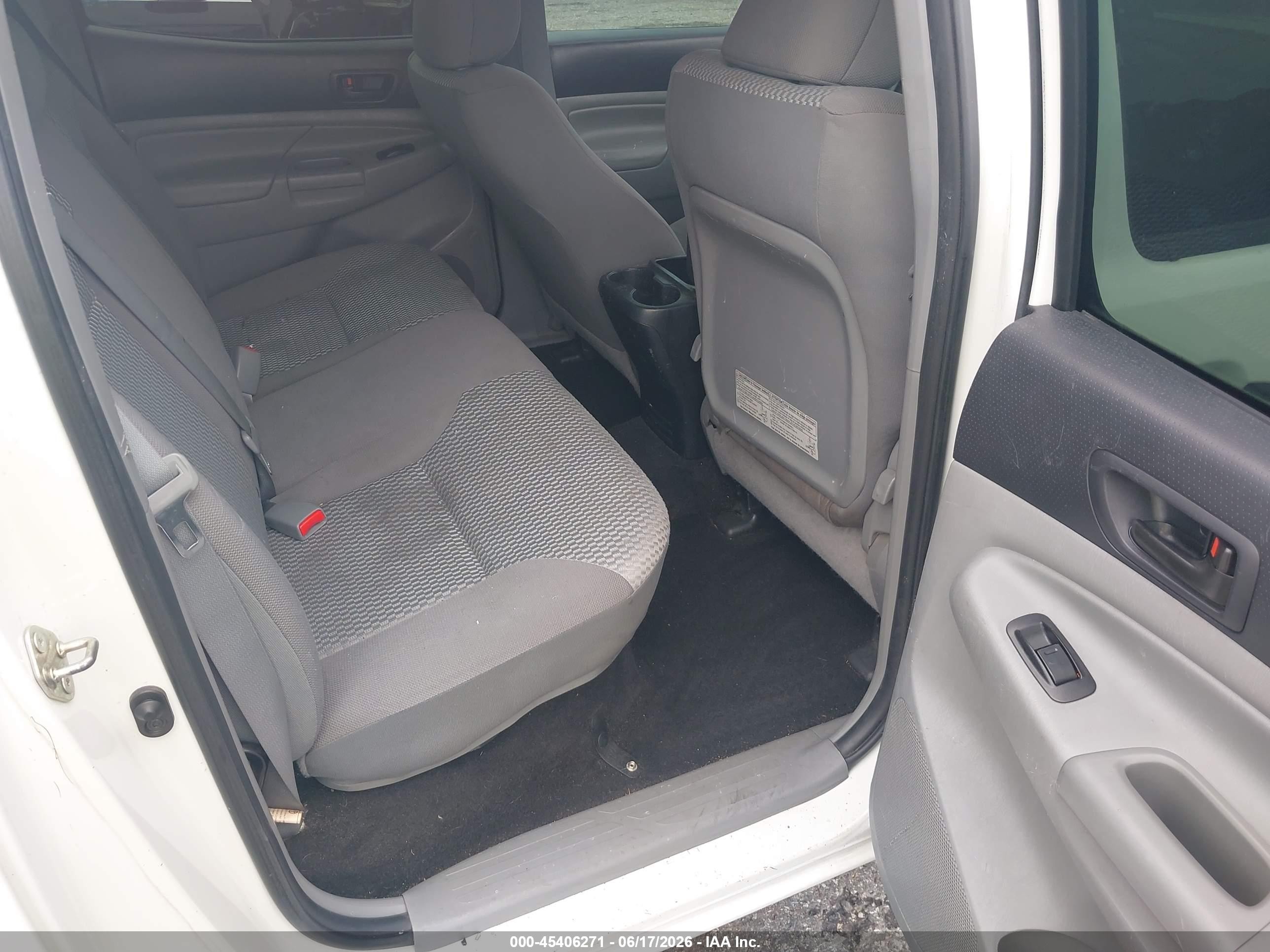 2014 Toyota Tacoma   White vin: 5TFJX4CN8EX040890