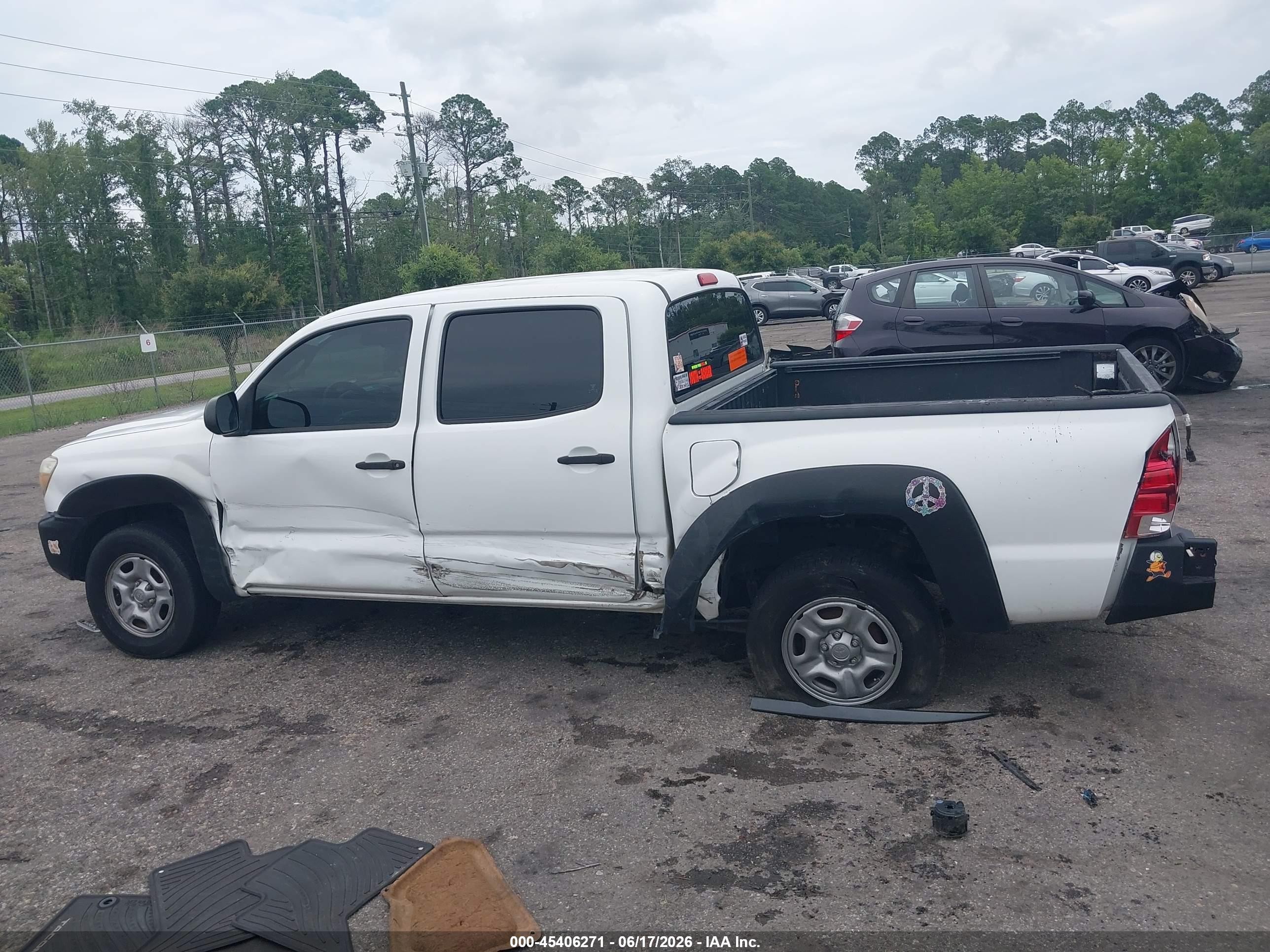 2014 Toyota Tacoma   White vin: 5TFJX4CN8EX040890
