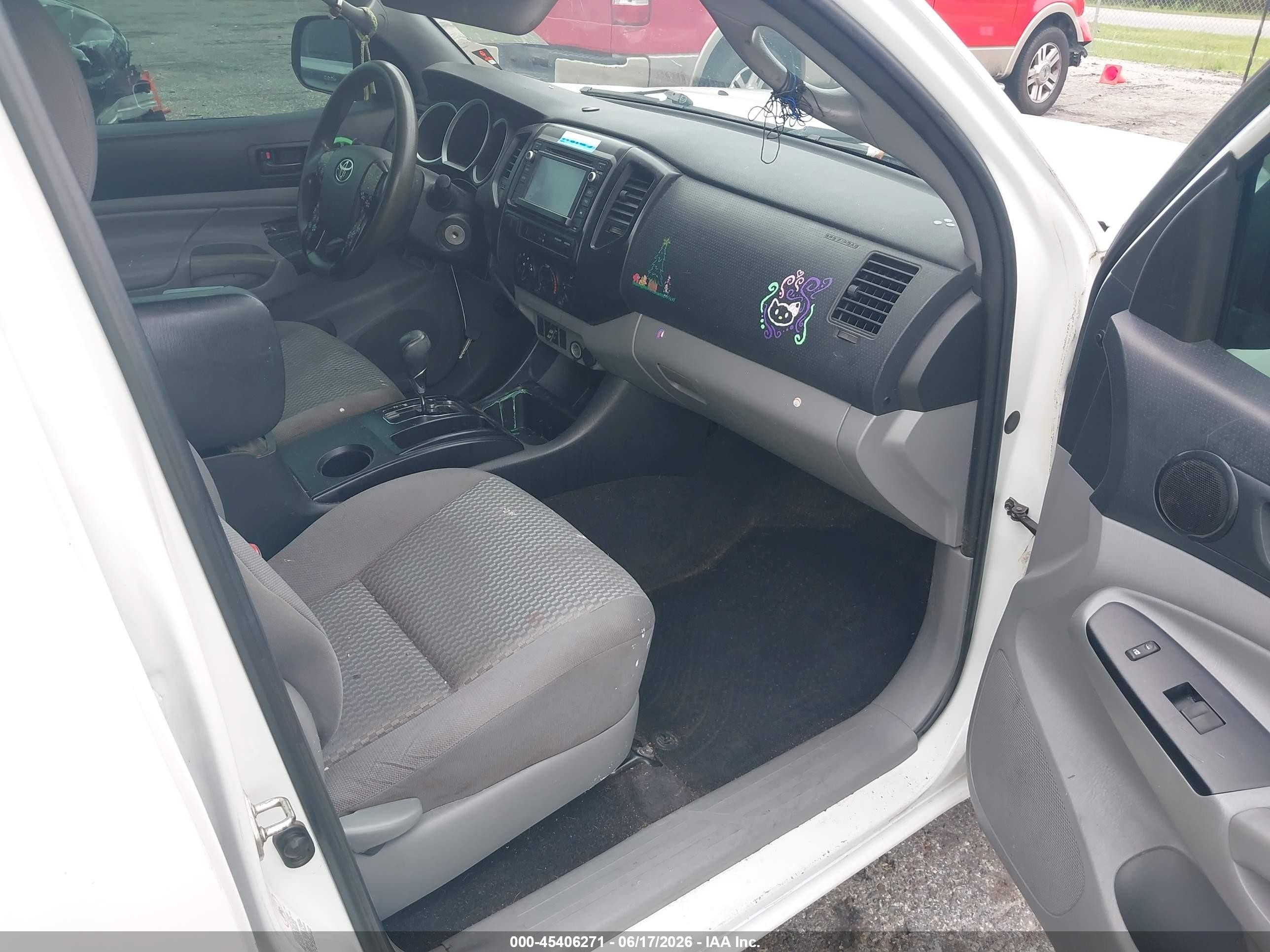 2014 Toyota Tacoma   White vin: 5TFJX4CN8EX040890