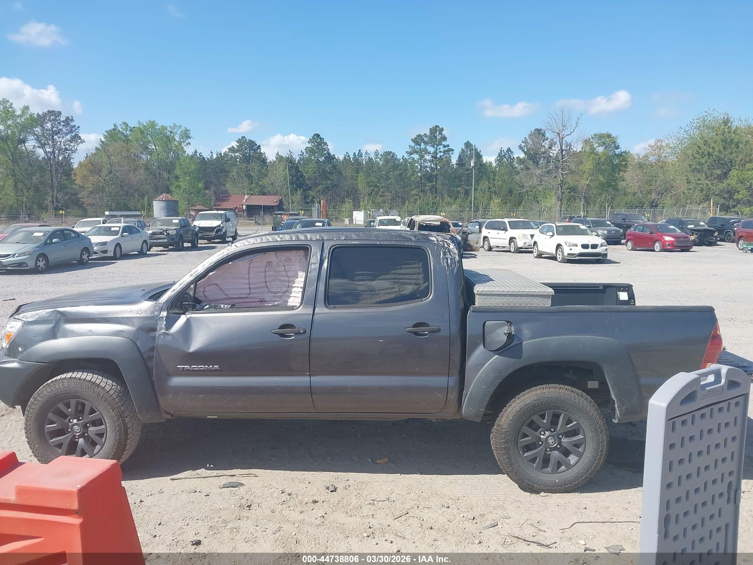 2013 Toyota Tacoma Prerunner Gray vin: 5TFJX4GN0DX019136