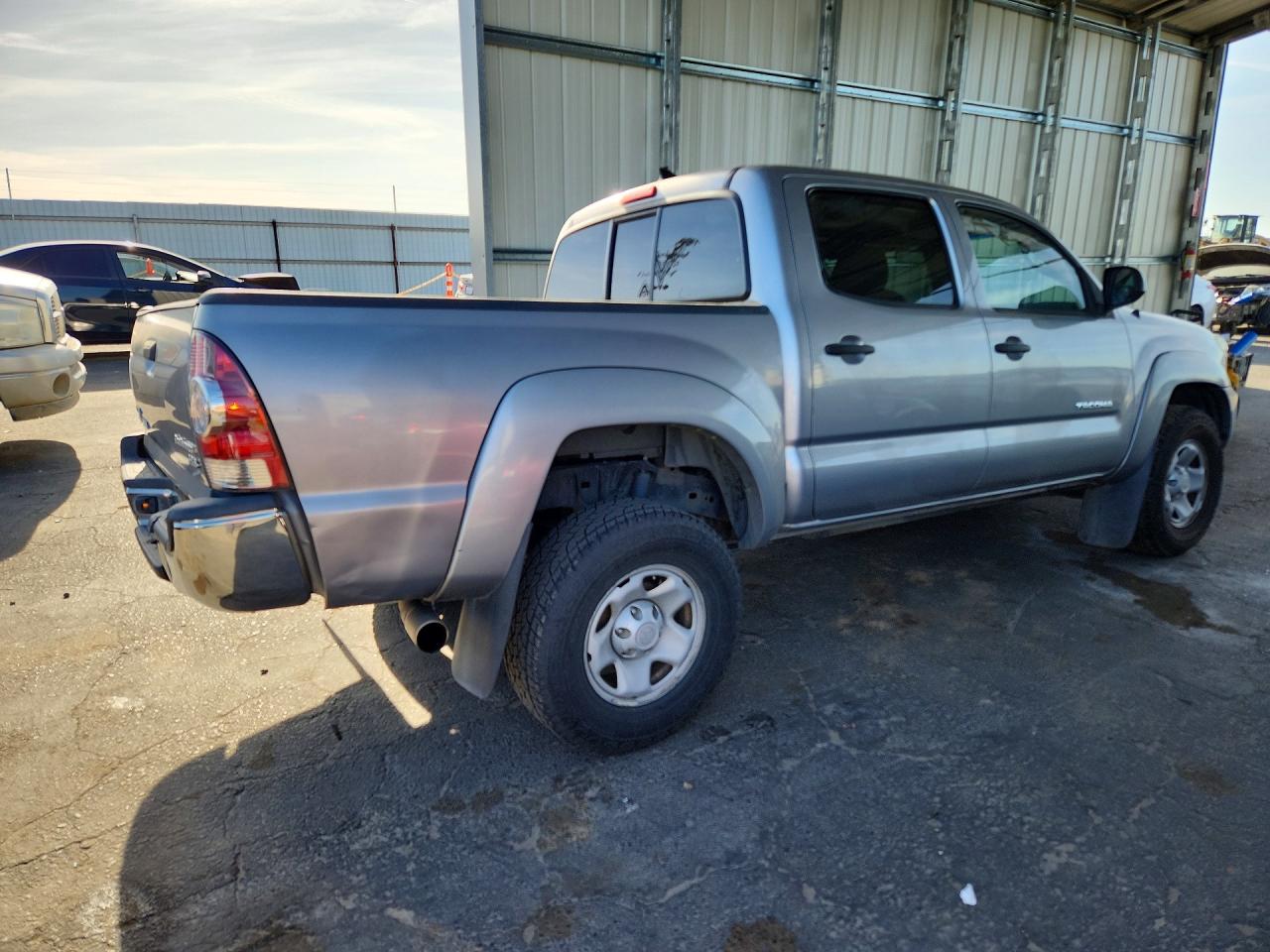 2015 Toyota Tacoma Double Cab Prerunner Silver vin: 5TFJX4GN0FX050986