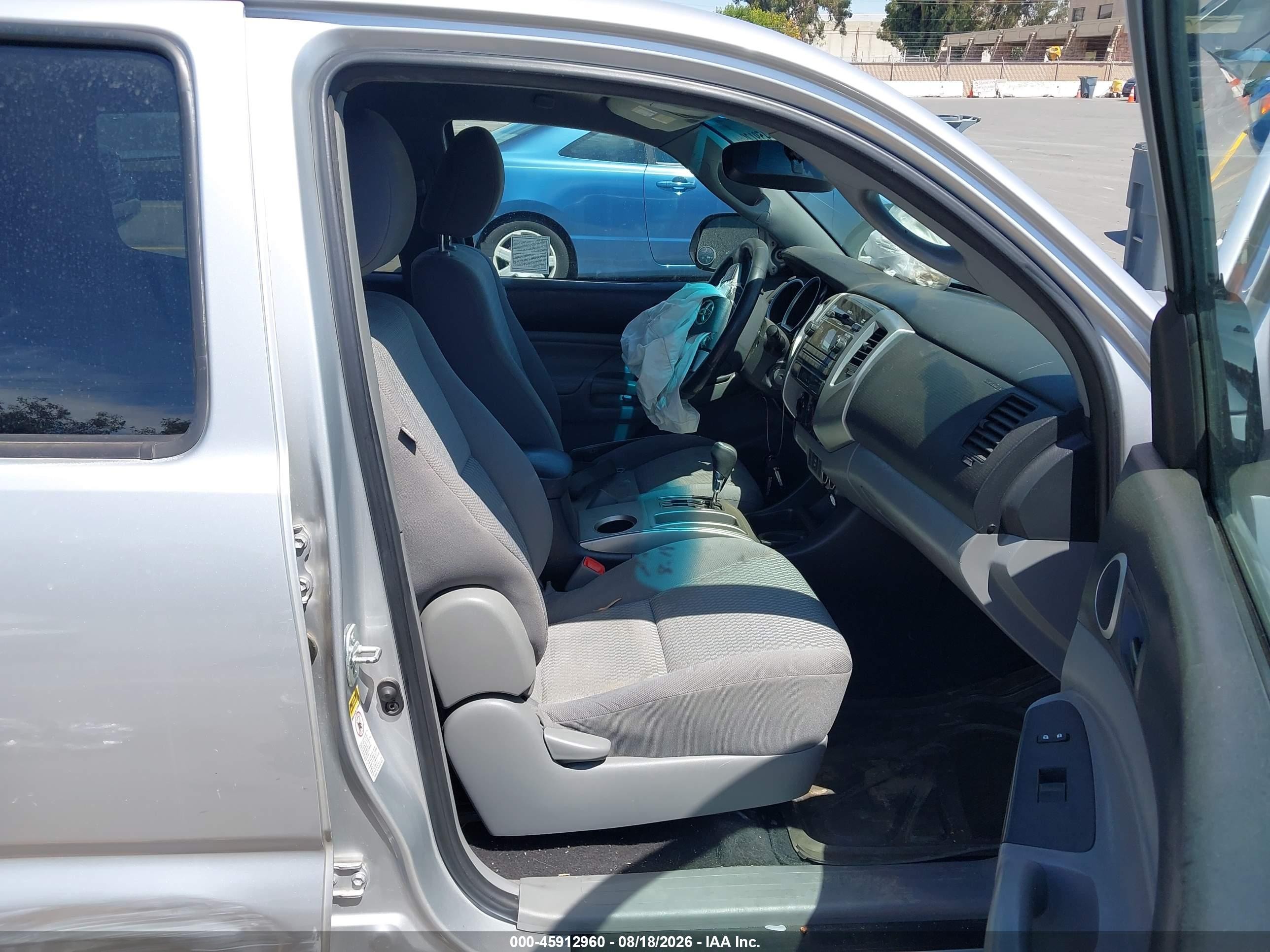 2012 Toyota Tacoma Prerunner Silver vin: 5TFJX4GN1CX010508