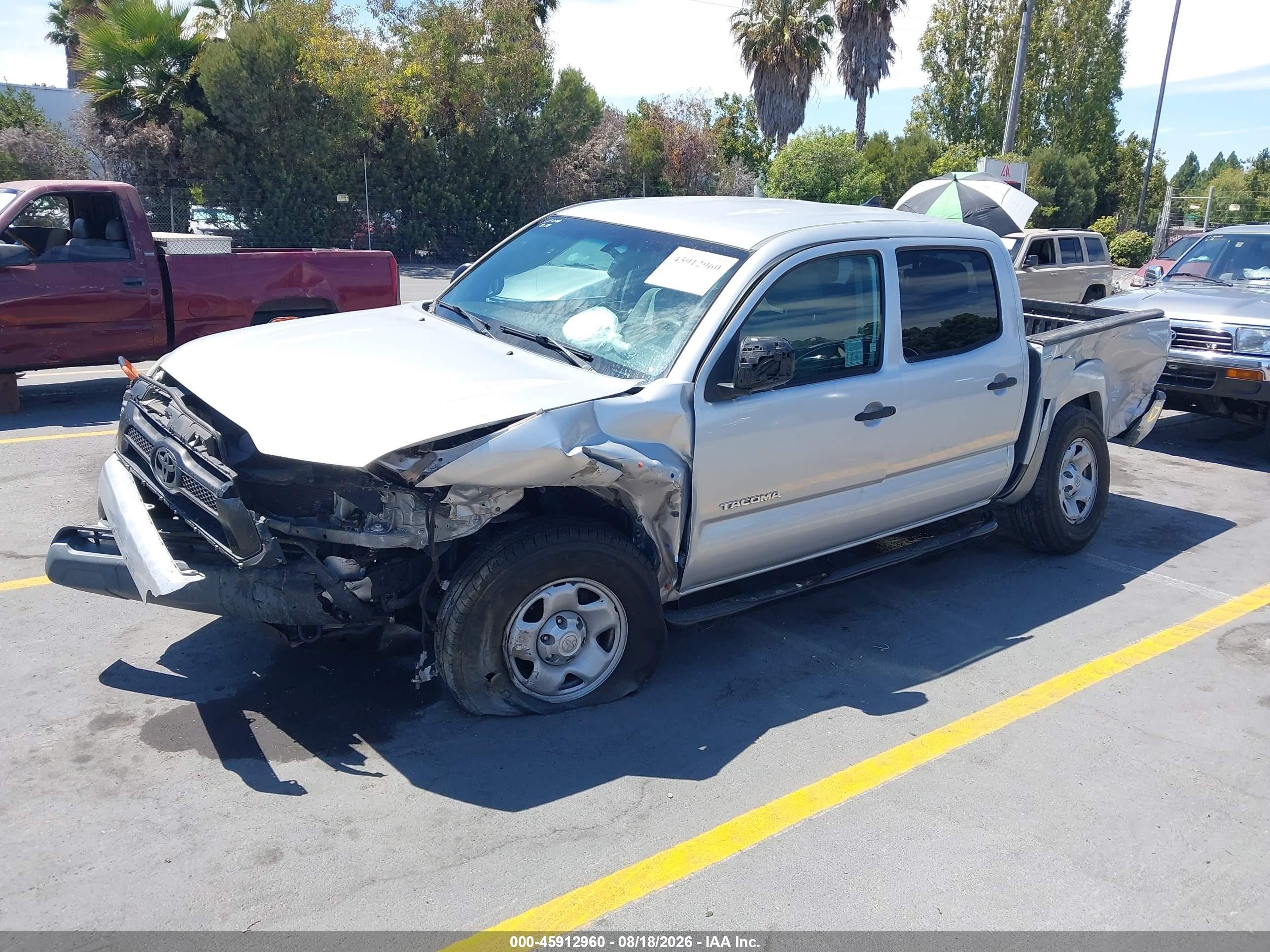 2012 Toyota Tacoma Prerunner Silver vin: 5TFJX4GN1CX010508