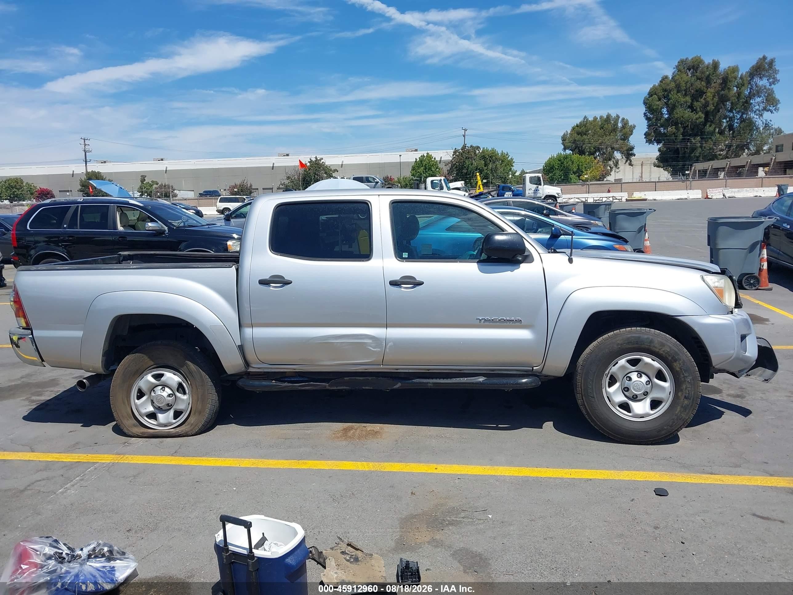 2012 Toyota Tacoma Prerunner Silver vin: 5TFJX4GN1CX010508
