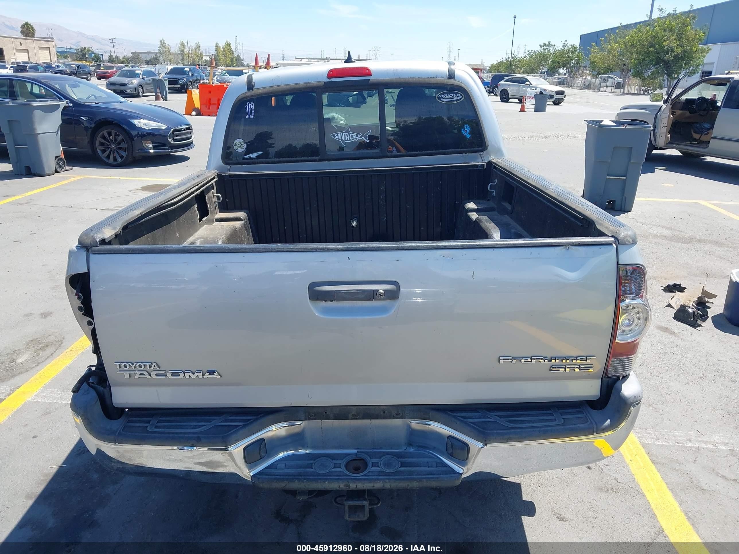 2012 Toyota Tacoma Prerunner Silver vin: 5TFJX4GN1CX010508