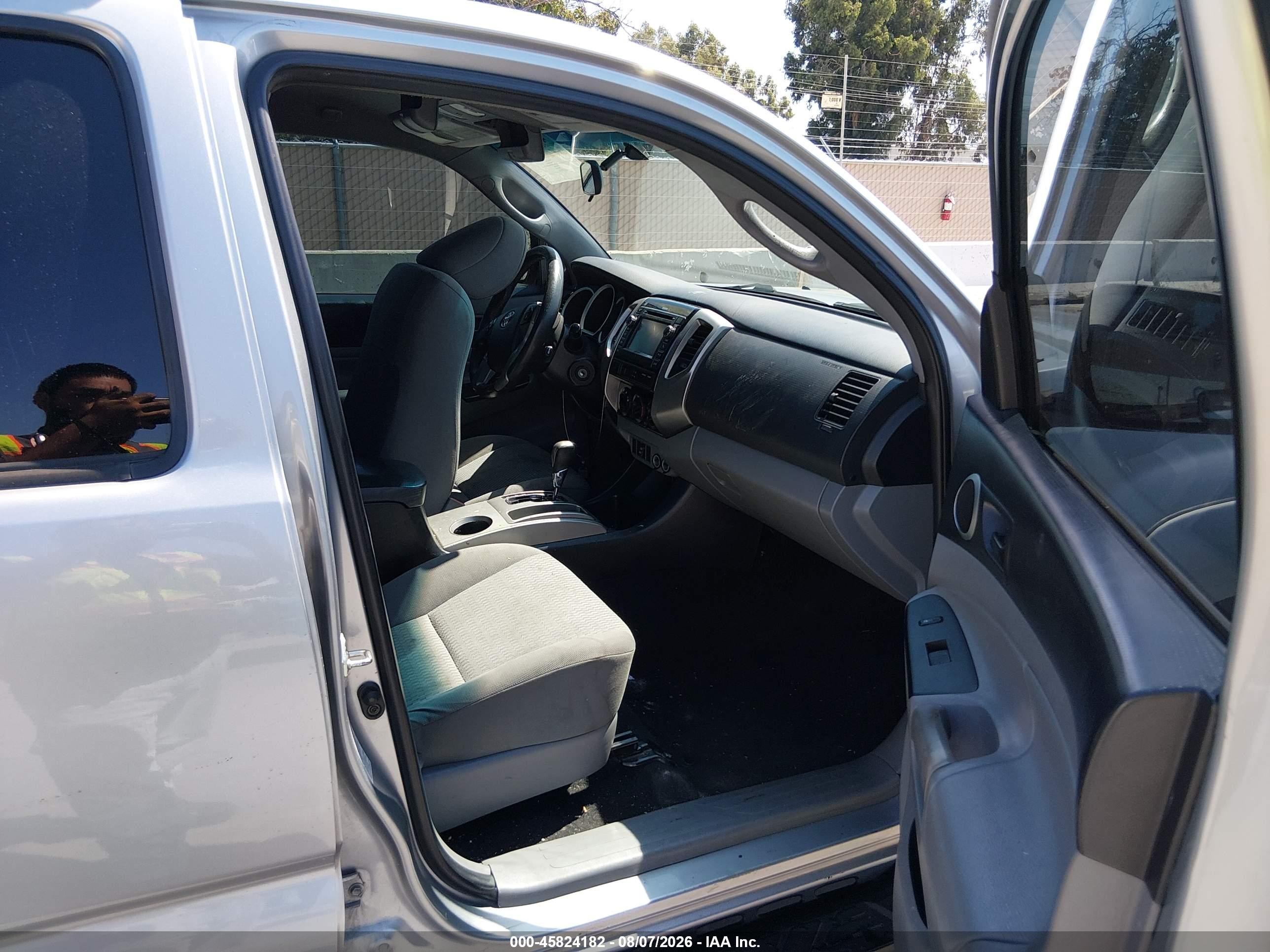 2014 Toyota Tacoma Prerunner Серый vin: 5TFJX4GN1EX033841