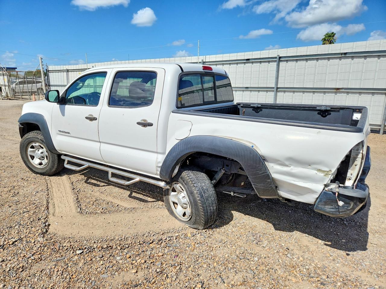 2015 Toyota Tacoma Double Cab Prerunner White vin: 5TFJX4GN1FX039253