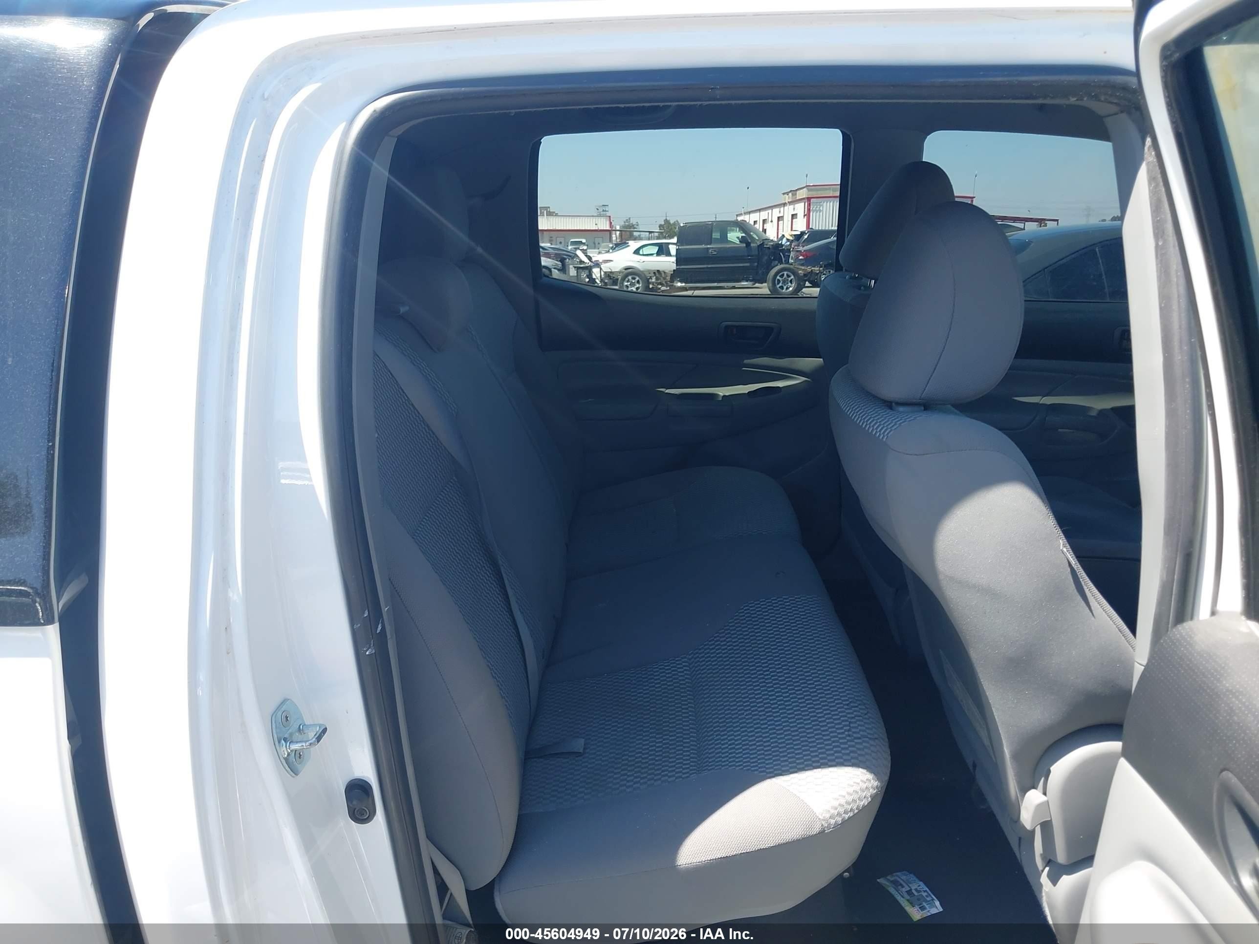 2012 Toyota Tacoma Prerunner White vin: 5TFJX4GN2CX010596