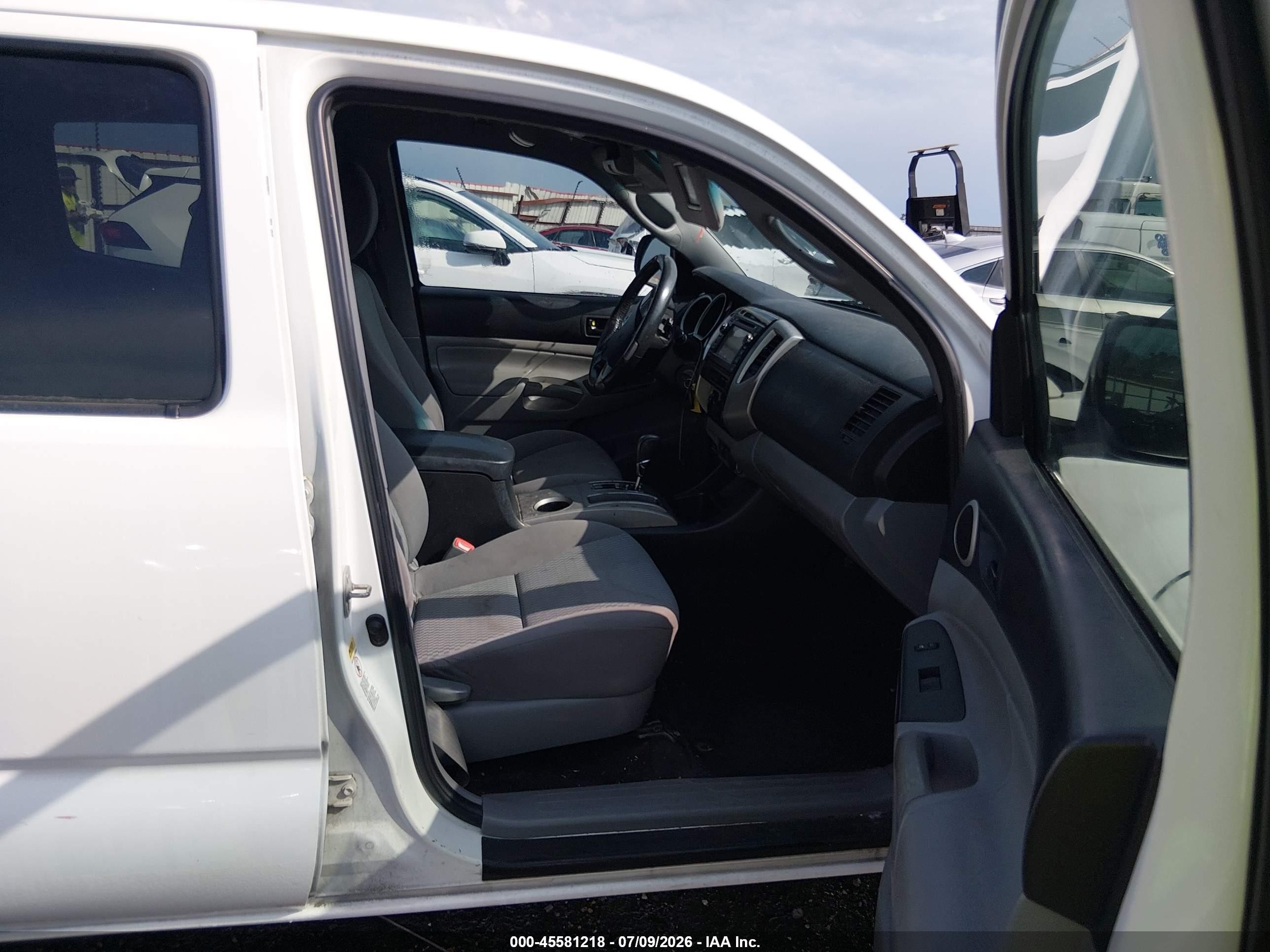 2013 Toyota Tacoma Prerunner White vin: 5TFJX4GN2DX025438