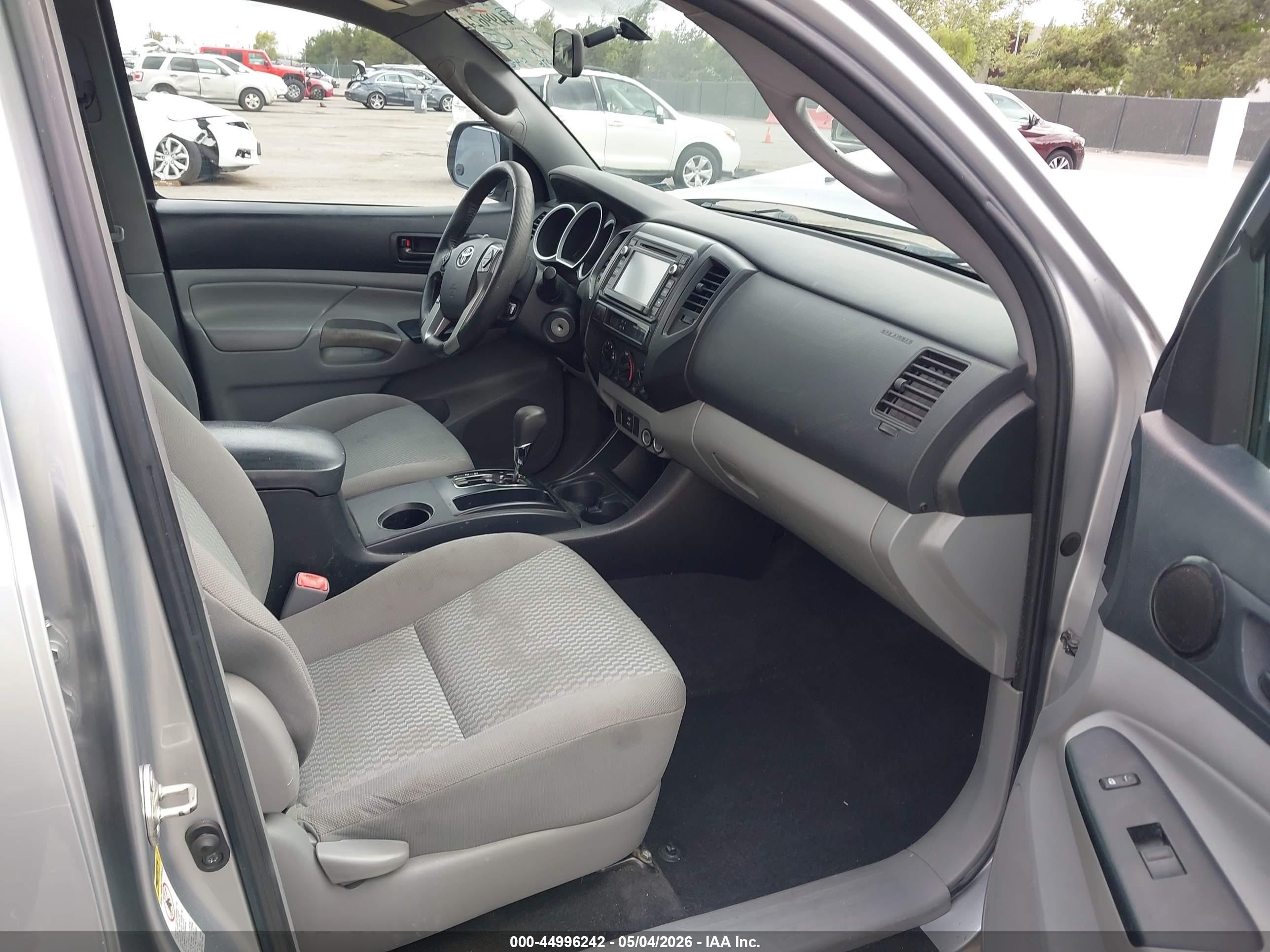 2014 Toyota Tacoma Prerunner Gray vin: 5TFJX4GN3EX033940