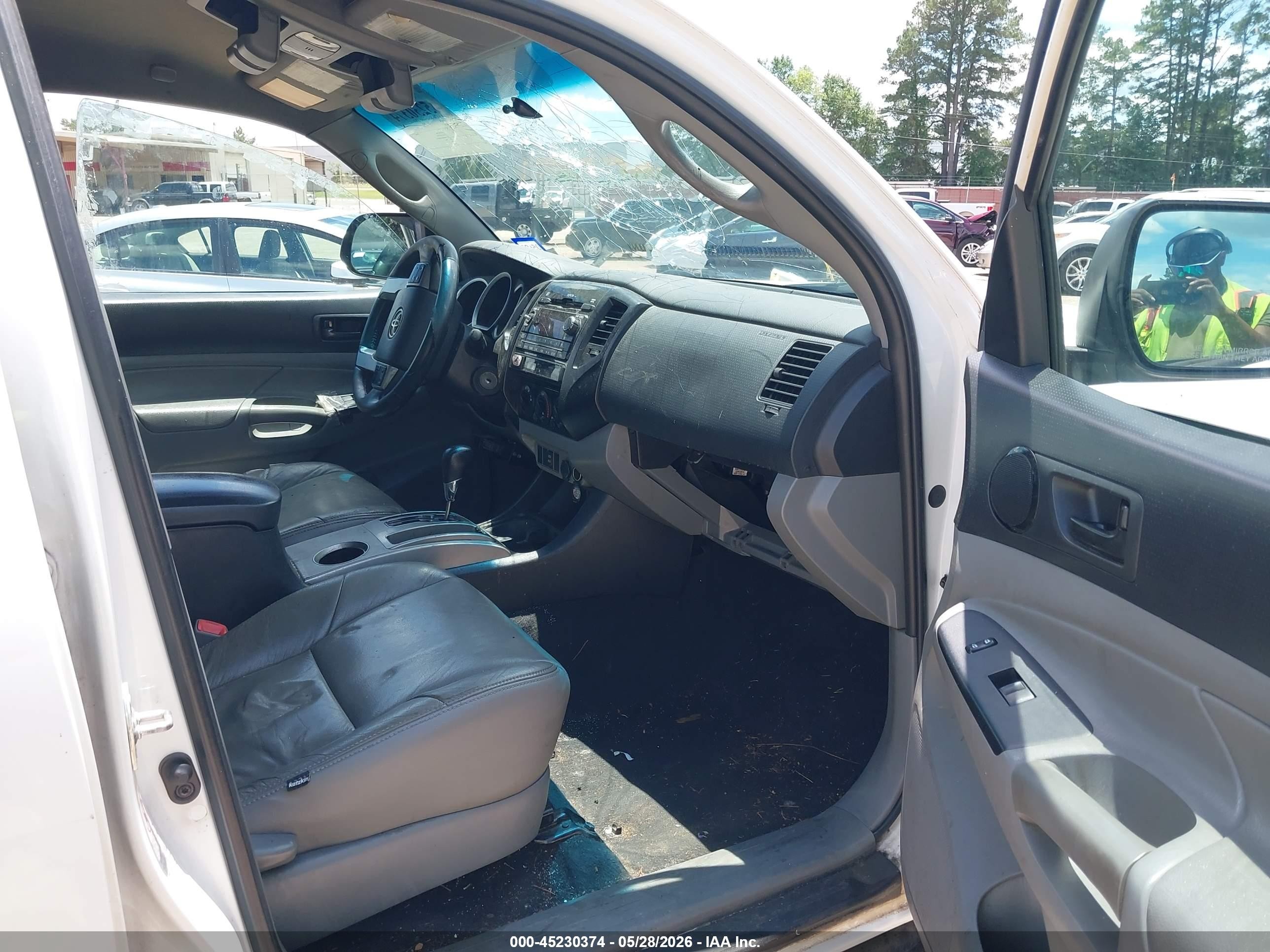 2012 Toyota Tacoma Prerunner White vin: 5TFJX4GN4CX006291