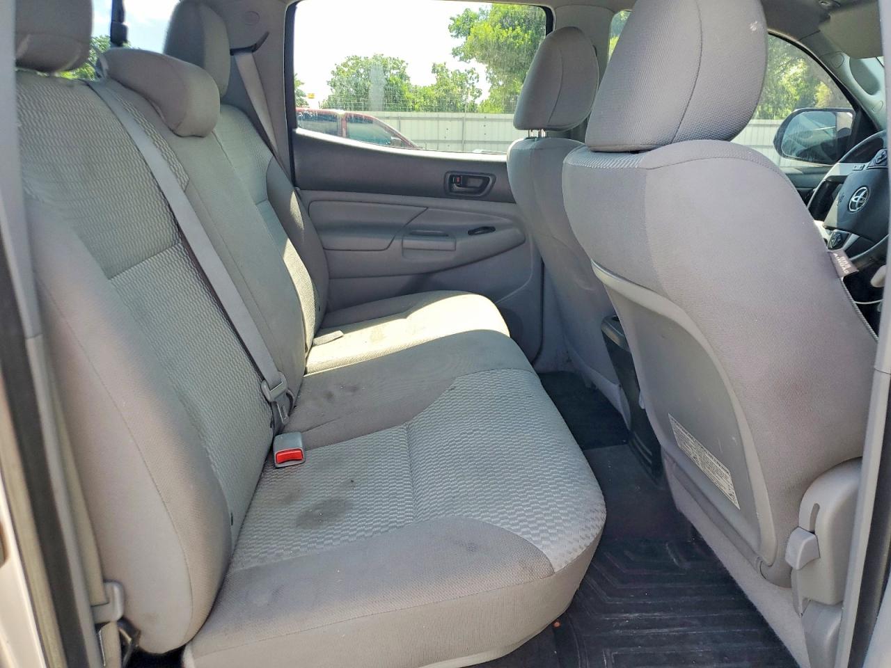 Toyota Silver vin: 5TFJX4GN4EX035776