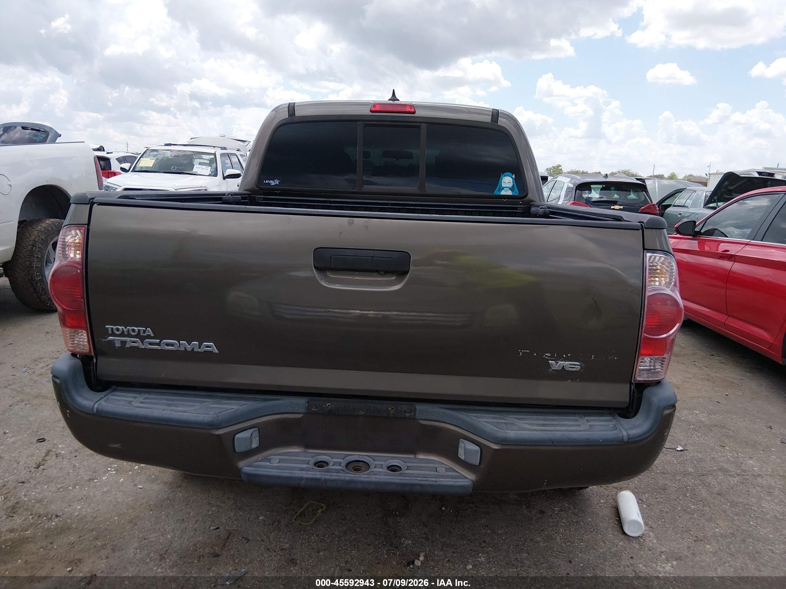 2015 Toyota Tacoma Prerunner Brown vin: 5TFJX4GN4FX039845