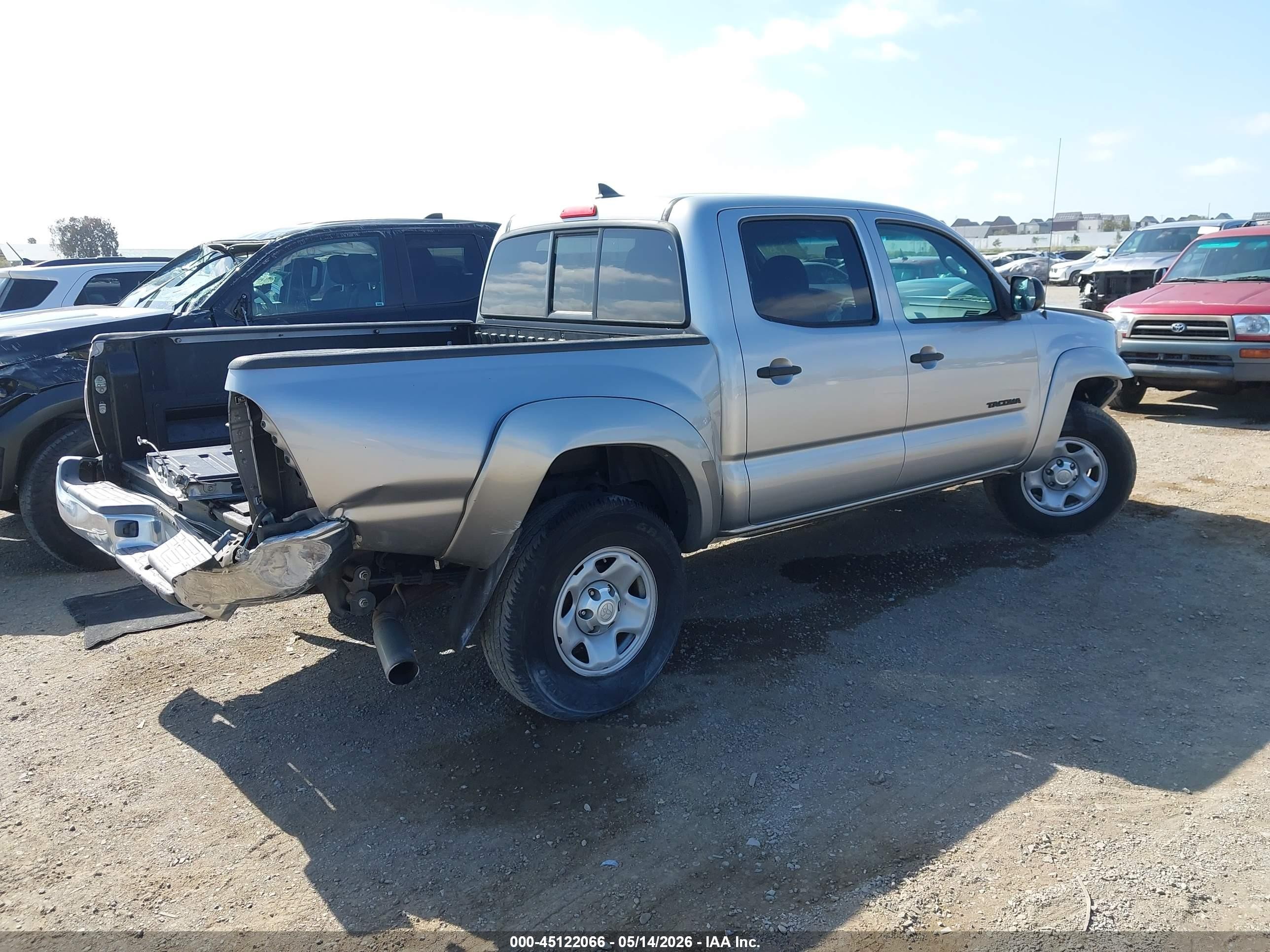 2014 Toyota Tacoma Prerunner Silver vin: 5TFJX4GN5EX036791