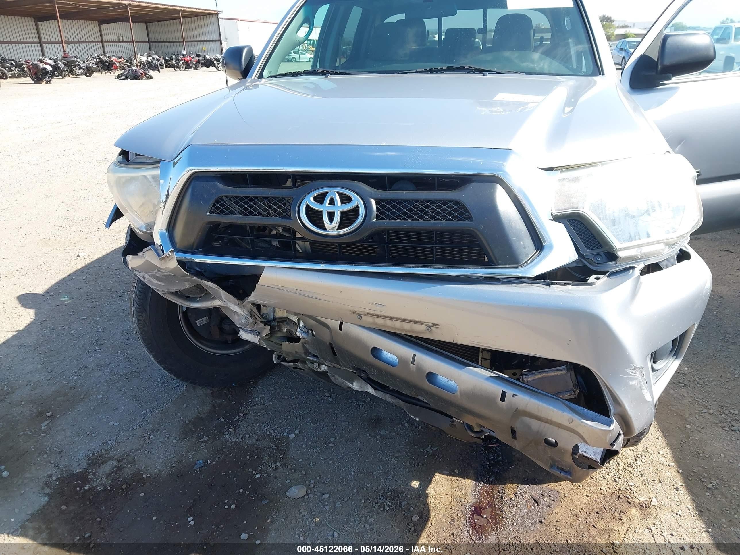 2014 Toyota Tacoma Prerunner Silver vin: 5TFJX4GN5EX036791