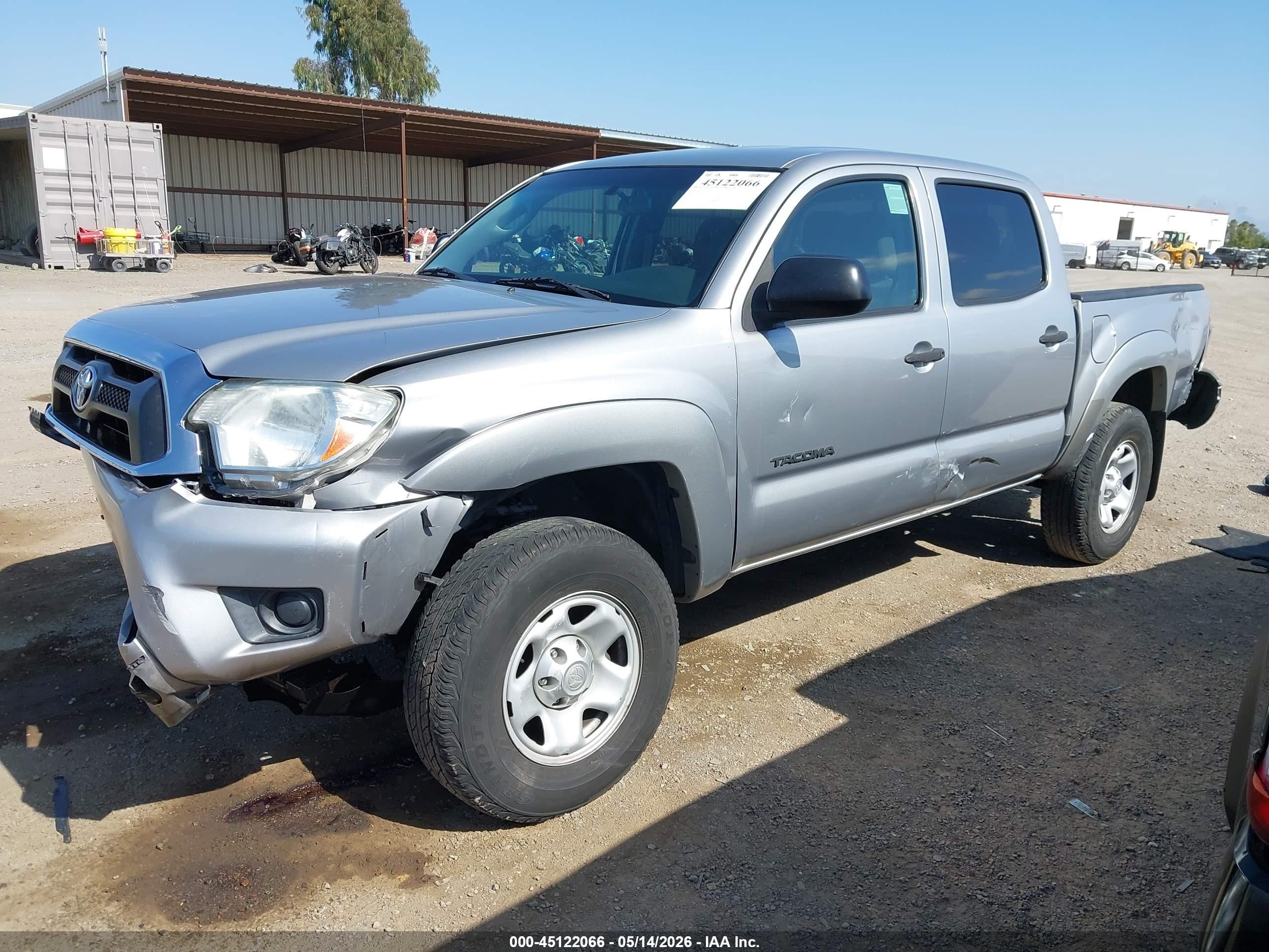 2014 Toyota Tacoma Prerunner Silver vin: 5TFJX4GN5EX036791